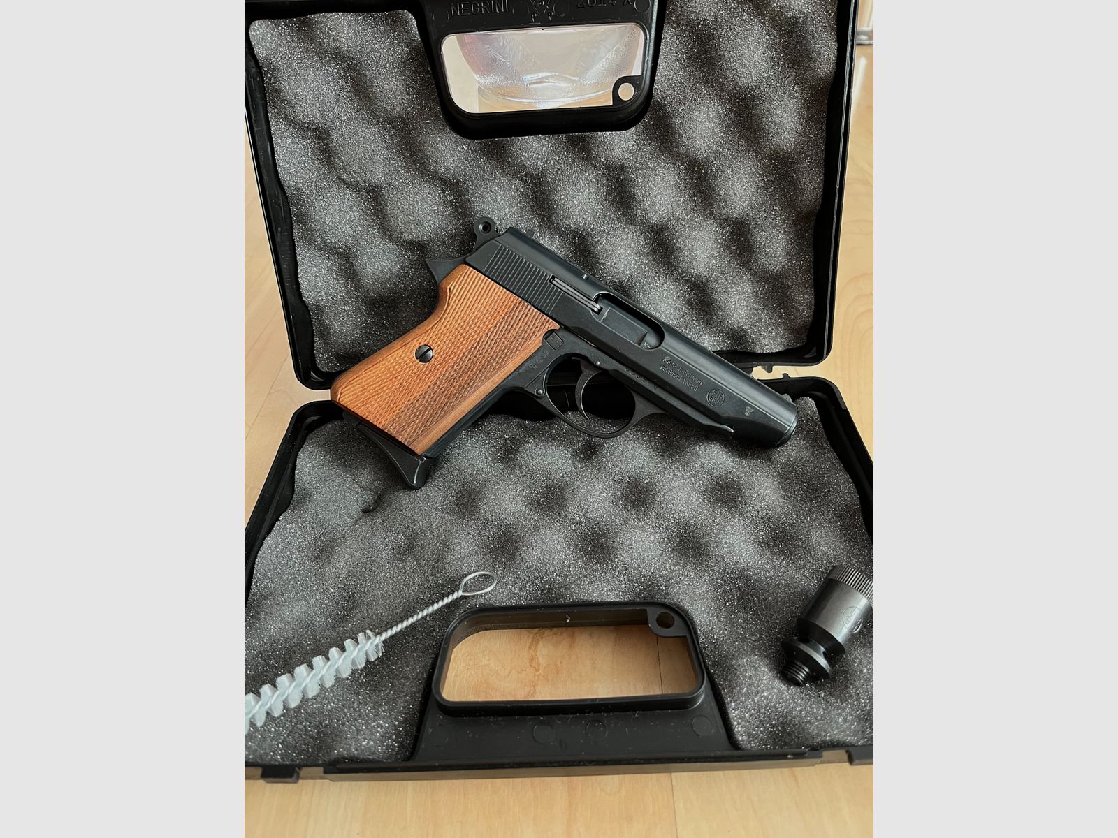ME 9 Para pistola 9mm P.A.K impugnature in legno, immagine 1 di 4
