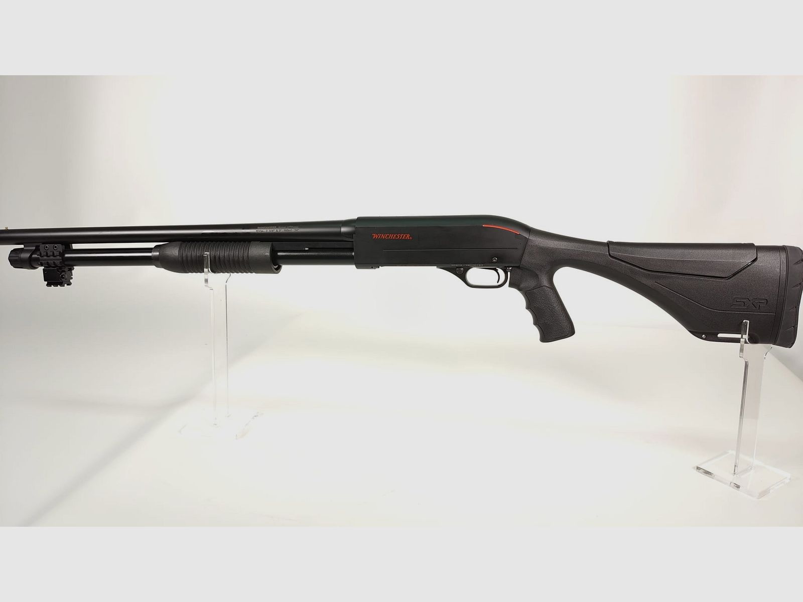 Winchester SXP 12/76 – als nieuw voorhand herhalingsgeweer