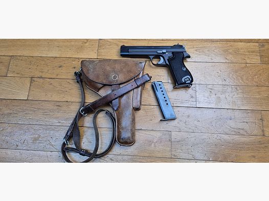 Très beau pistolet SIG P210-2 – Mythe du 9 para – Arme militaire du 4° contrat – Vers 1957/60-62 – Très bon Bronzage – Fonctionnement et canon de rêve – 2° chargeur et étui (la totale!) fournis en sus – État TBE+/TBE++ !