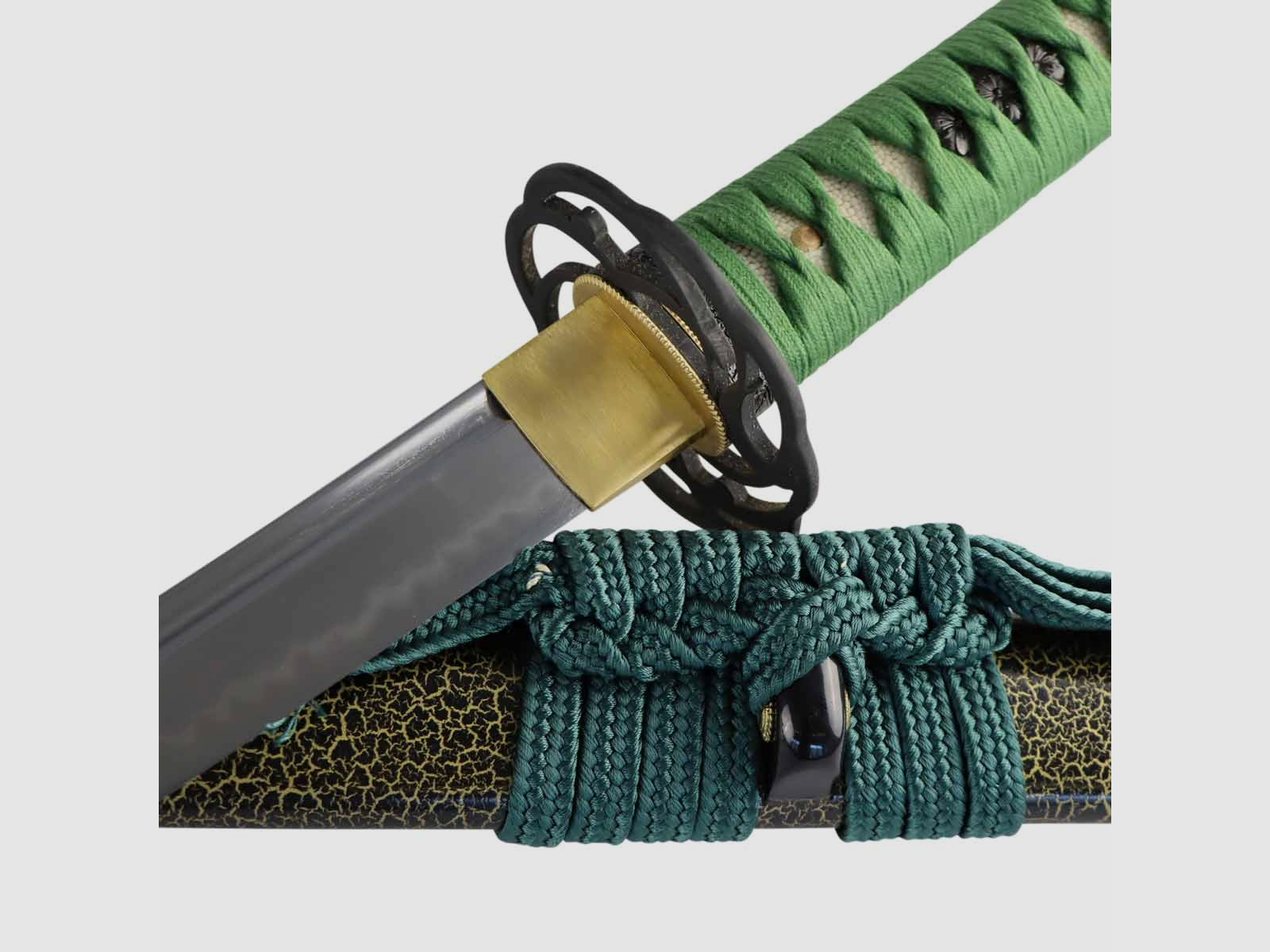 Katana Shizen 1095 steel sharp with clay tempering green ito saya with thorn pattern