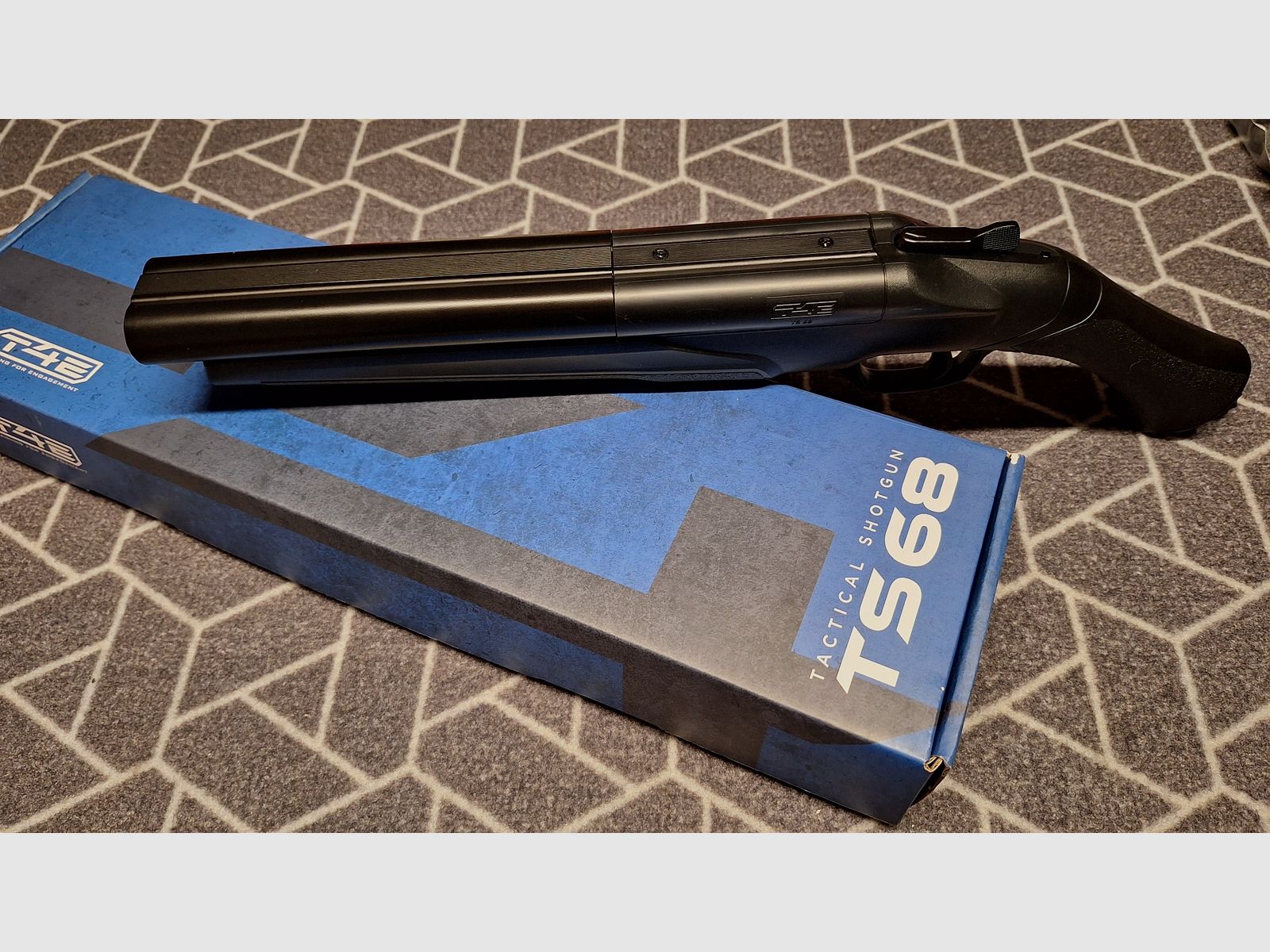 T4E TS 68 / HDS 68 Premium pakiet z zaworem eksportowym, amunicją, CO2, pociskami śrutowymi, strzałkami itp. Nowy!