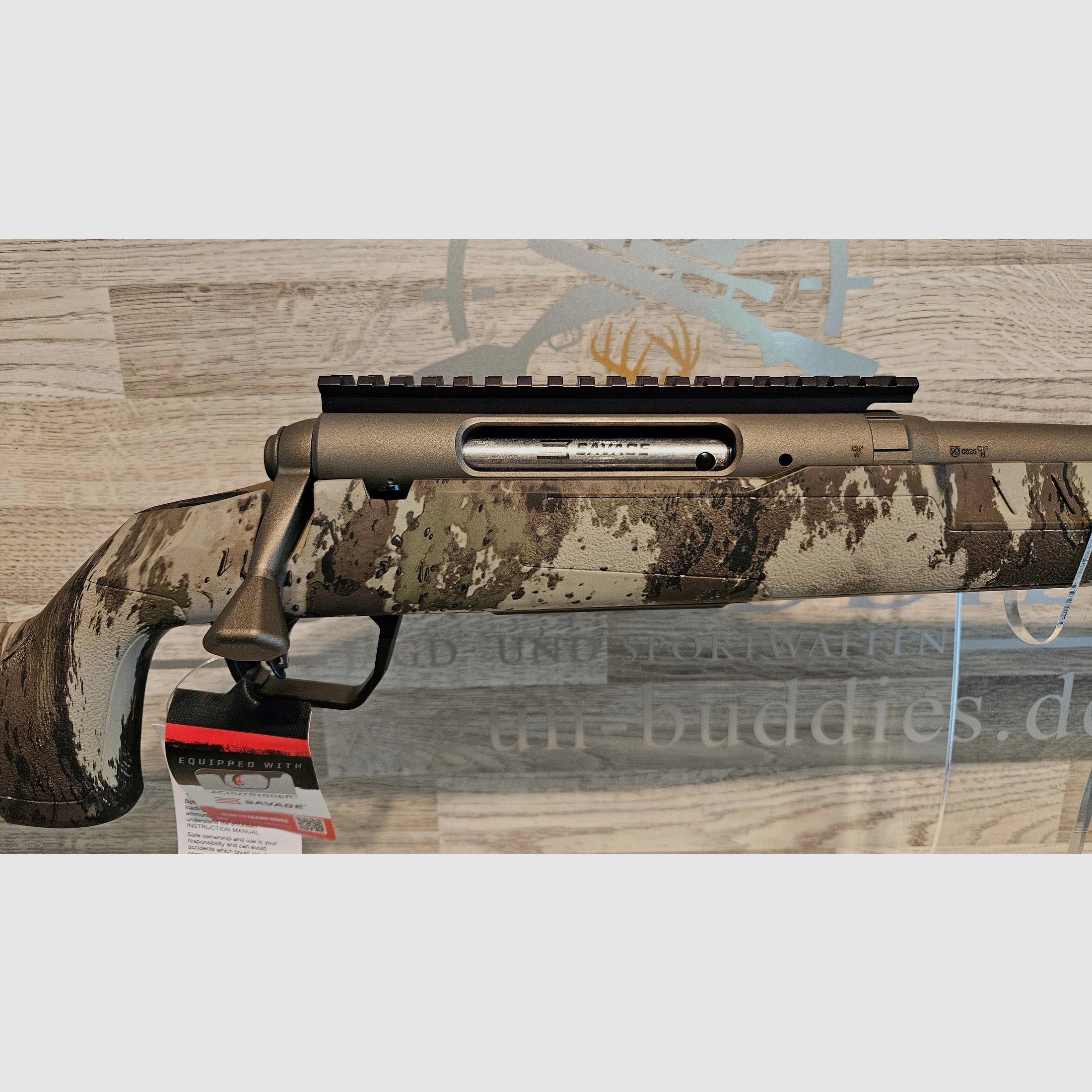Neuware vom Fachhandel - Repetierbüchse Savage AXIS 2 PRO Woodland .223Rem mit Mündungsgewinde