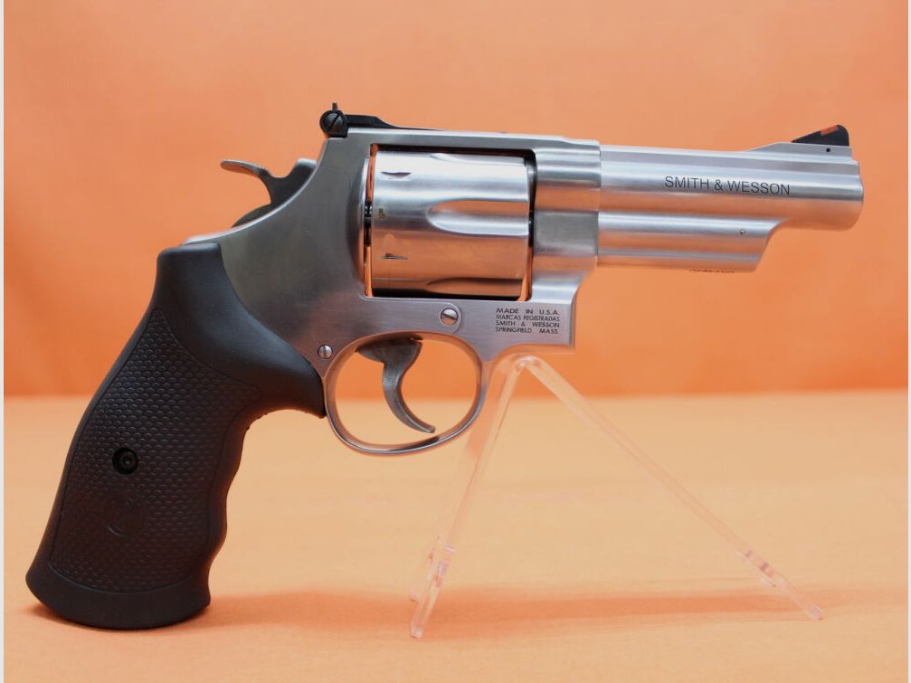 Smith & Wesson/S&W Revolver .44RemMagnum Smith&Wesson/ S&W629-6 Stainless, 4" Lauf/ Mikrometervisier/ Gummigriff
