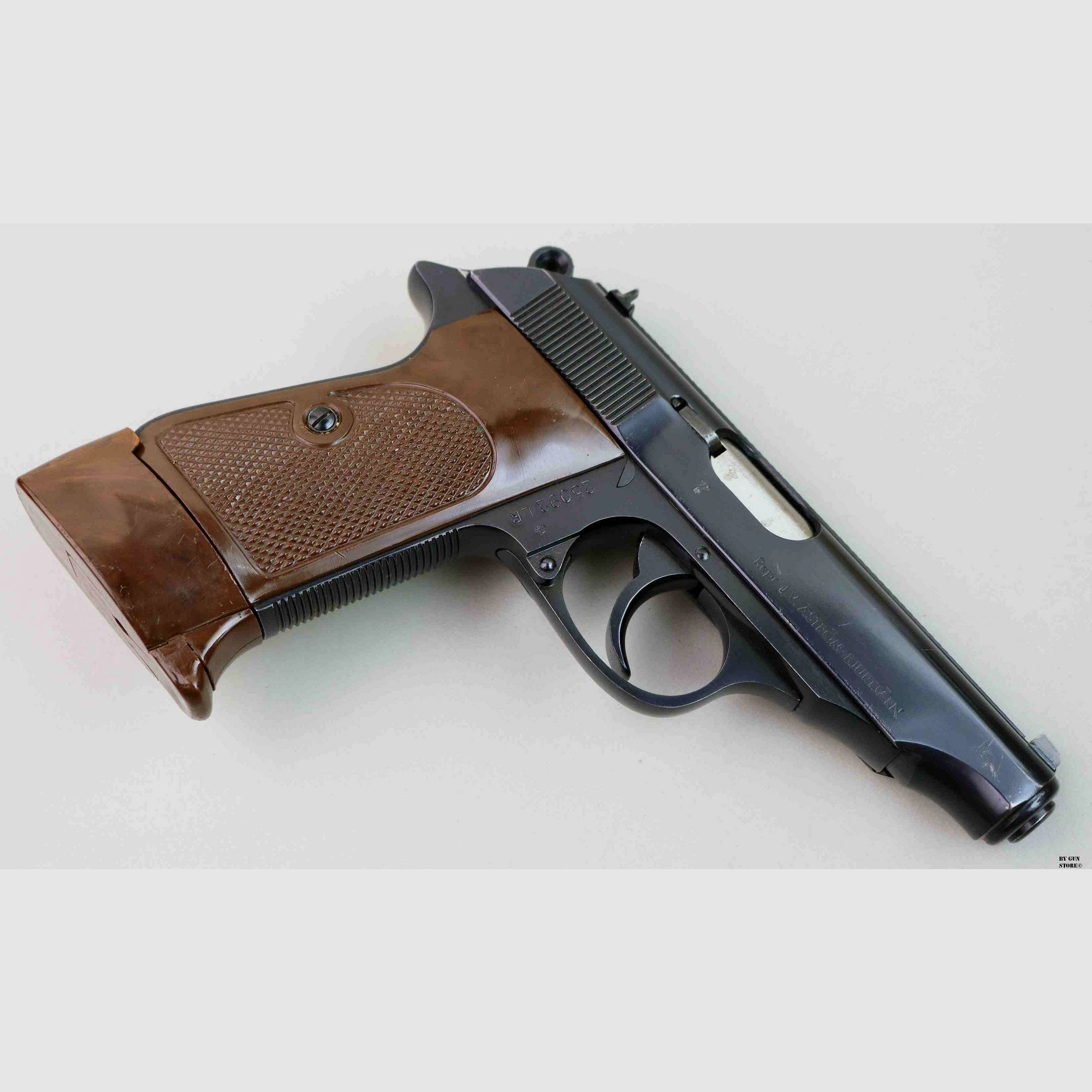 Pistola Manurhin mod. PP cal. .22 l.r. “REV. J.V. ASTROM-BJURTJARN” matr. 25092LR, immagine 4 di 13