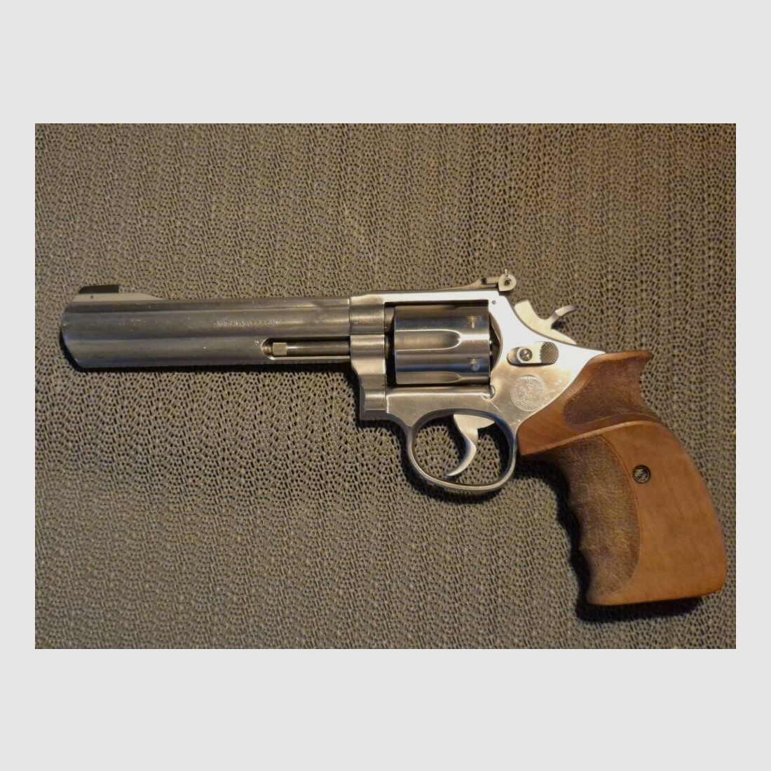 S&W 617-2