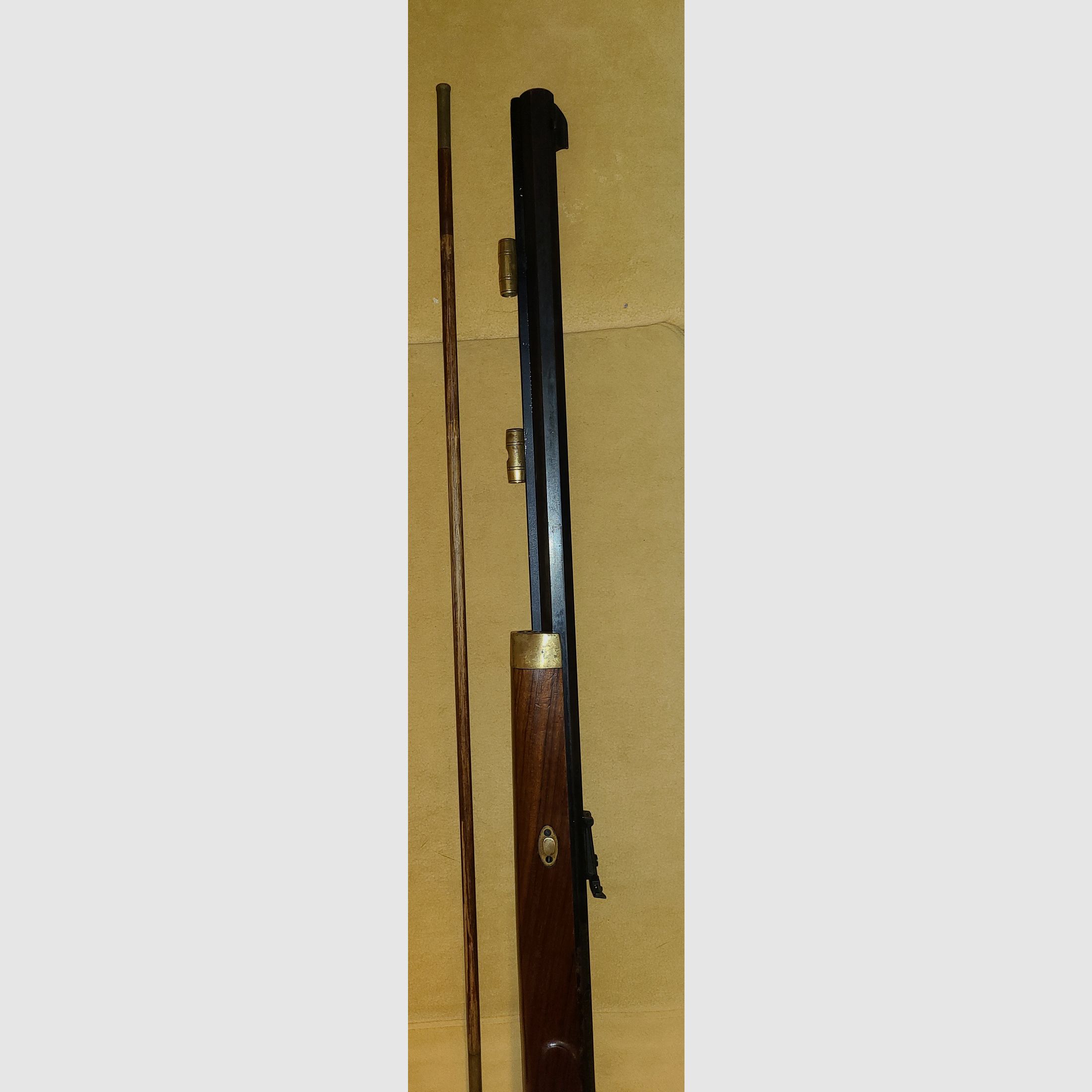 VORDERLADER BÜCHSE 383758 / kal. 45 / NUSSBRAUN / WFW / BLACK POWDER SCHWARZPULVER / HOUT SCHAFT / TOP TOESTAND  ------>! BESCHRIJVING LEZEN ! <------  