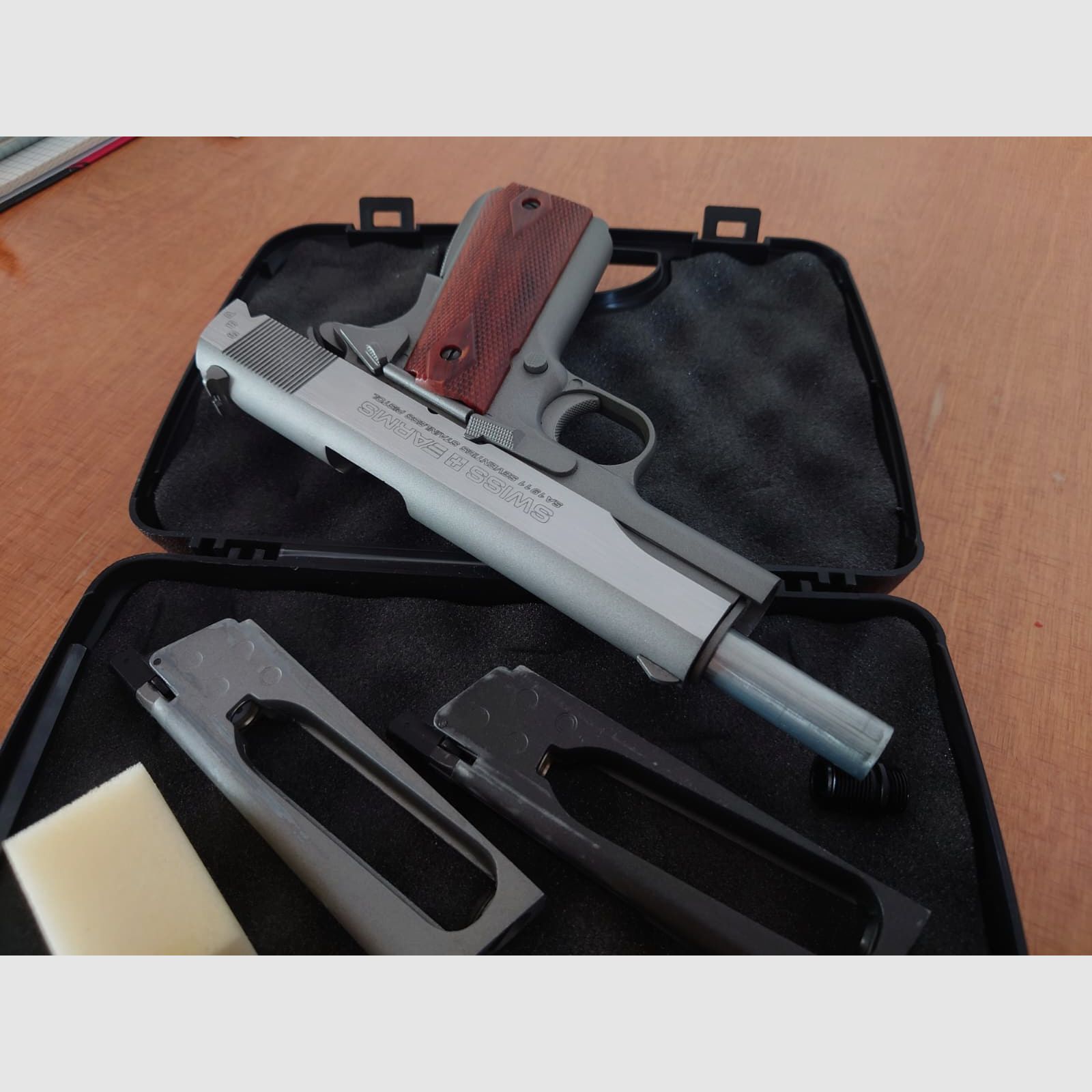 SWISS ARMS 1911 Seventies Stainless 4.5mm BB CO2 (inkl. 2 magazine)