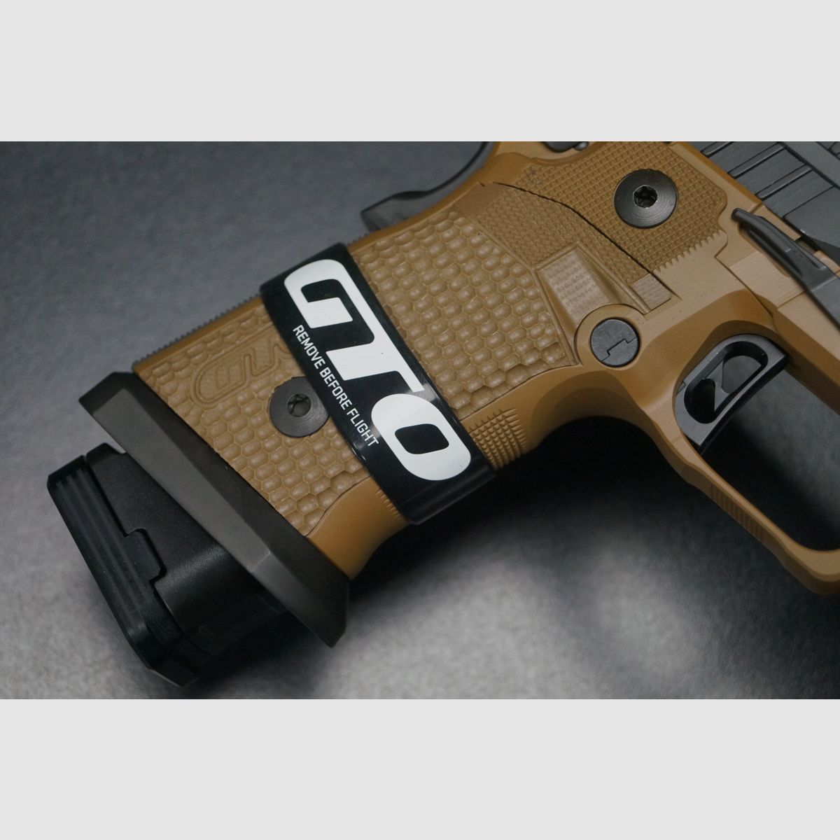 Sig Sauer P211 GTO Combat Coyote, Bild 4 von 7