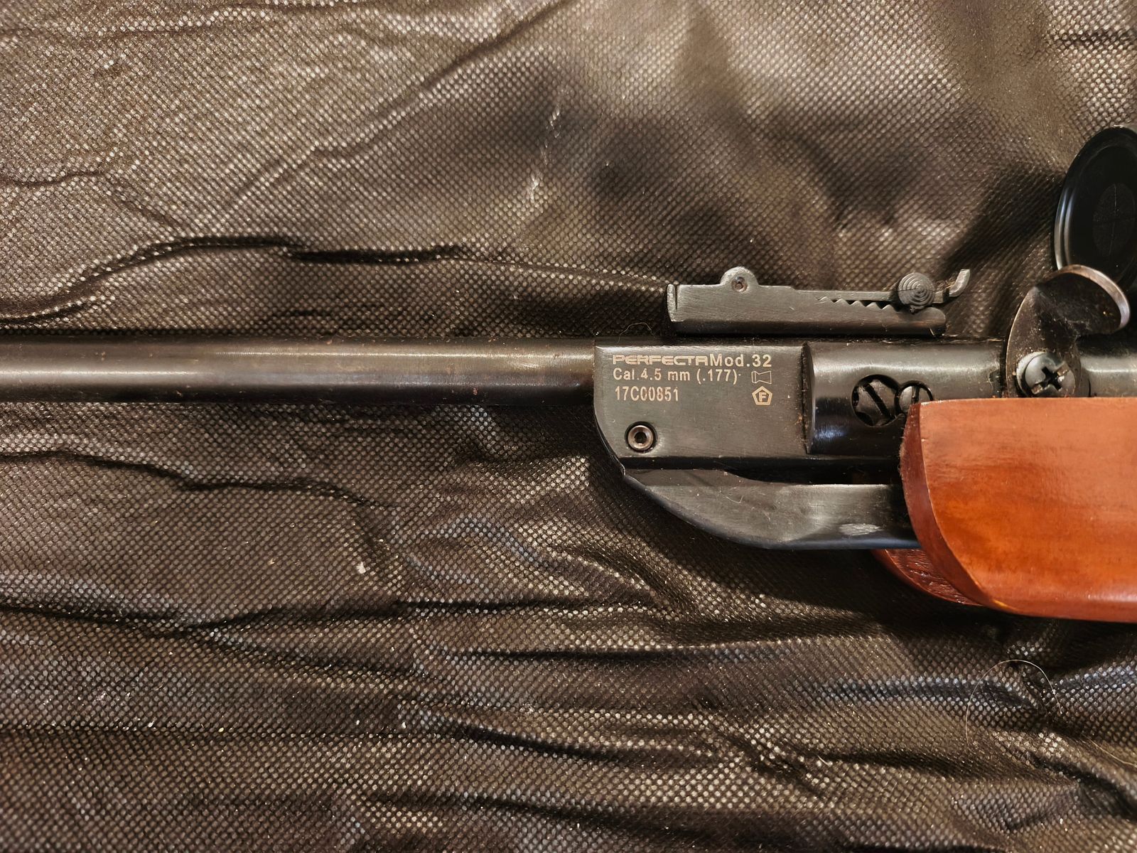 Carabine à air calibre 4,5mm avec accessoires et sac