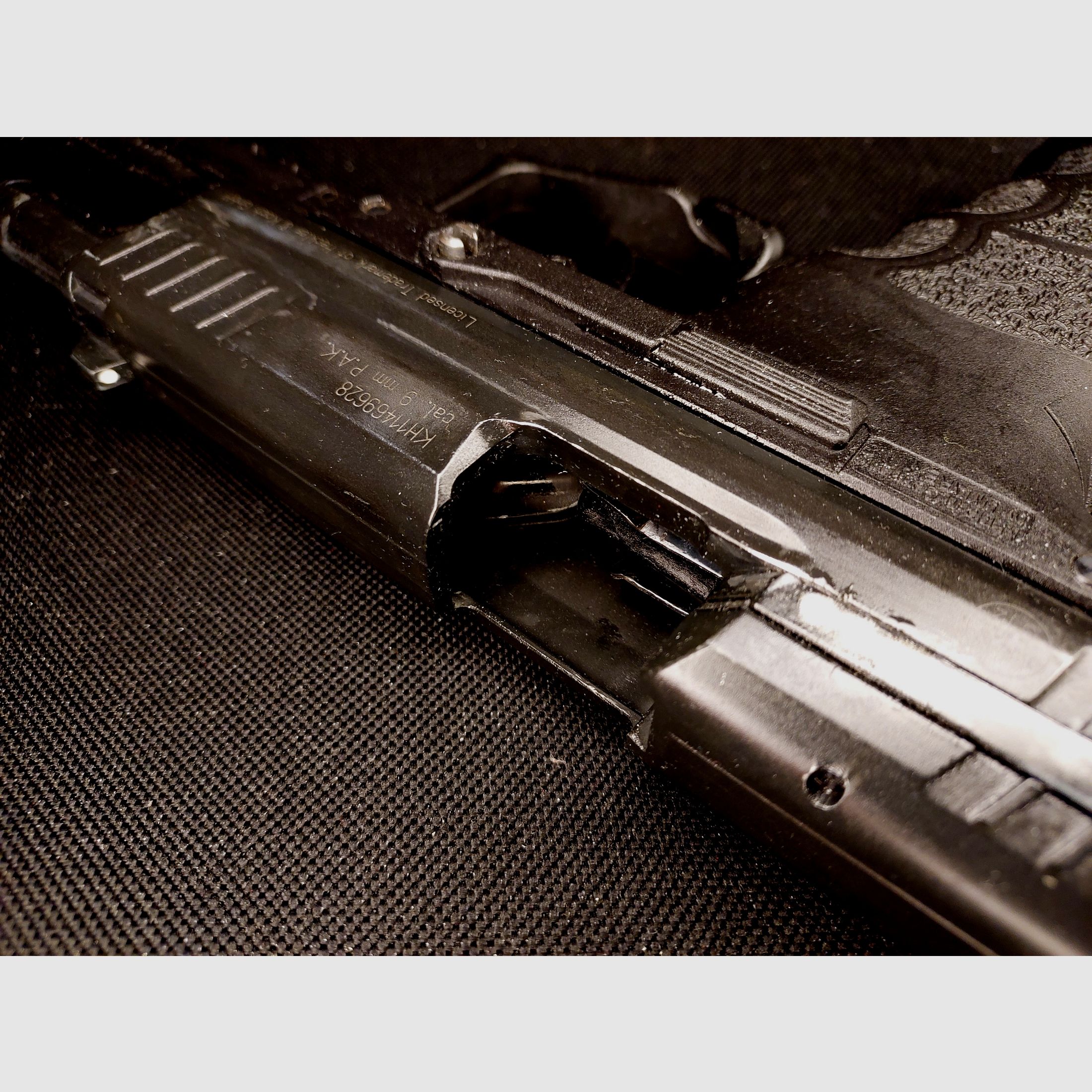 Heckler & Koch P30 9 mm P.A.K. brüniert (PTB 912) HK P 30 mit Safariland 7378 (7TS-ALS) Paddleholster 295 