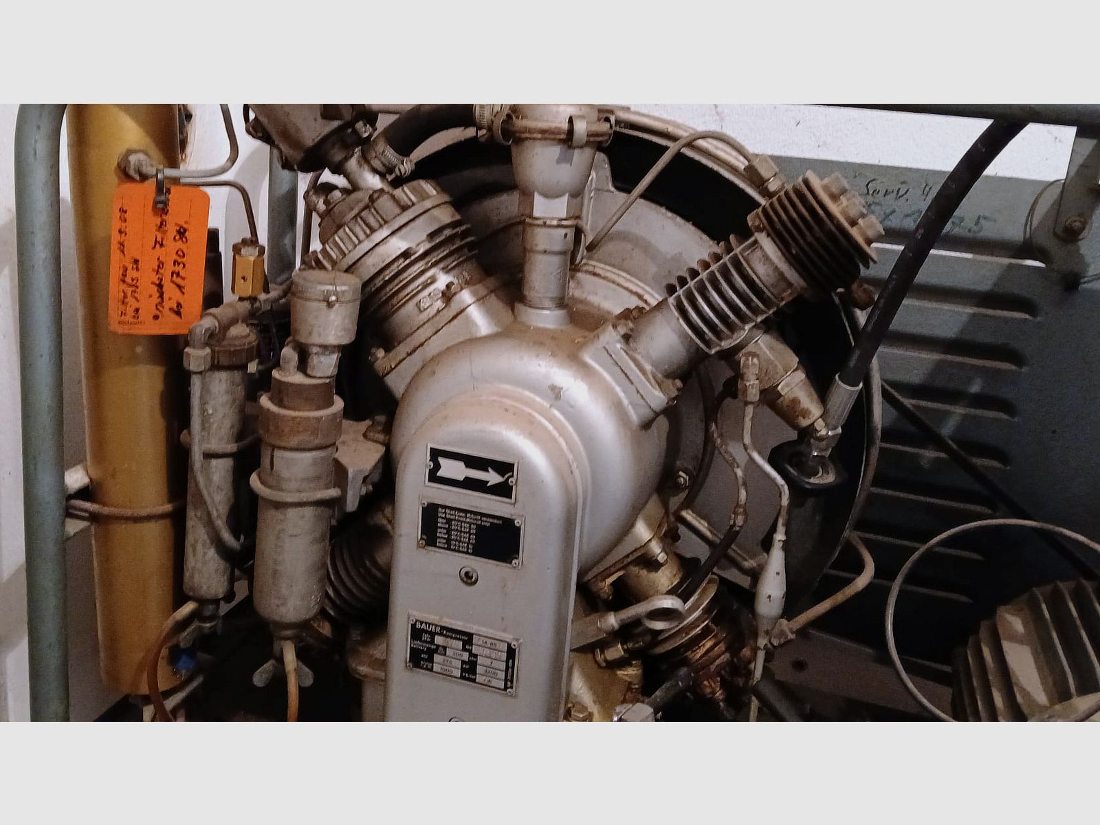 Bauer Atemluftkompressor, 225 bar, 200 l/min. + 11 l Pressluftflasche