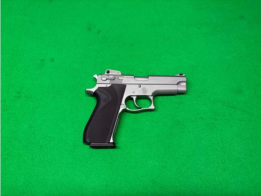 Smith & Wesson Model 3906