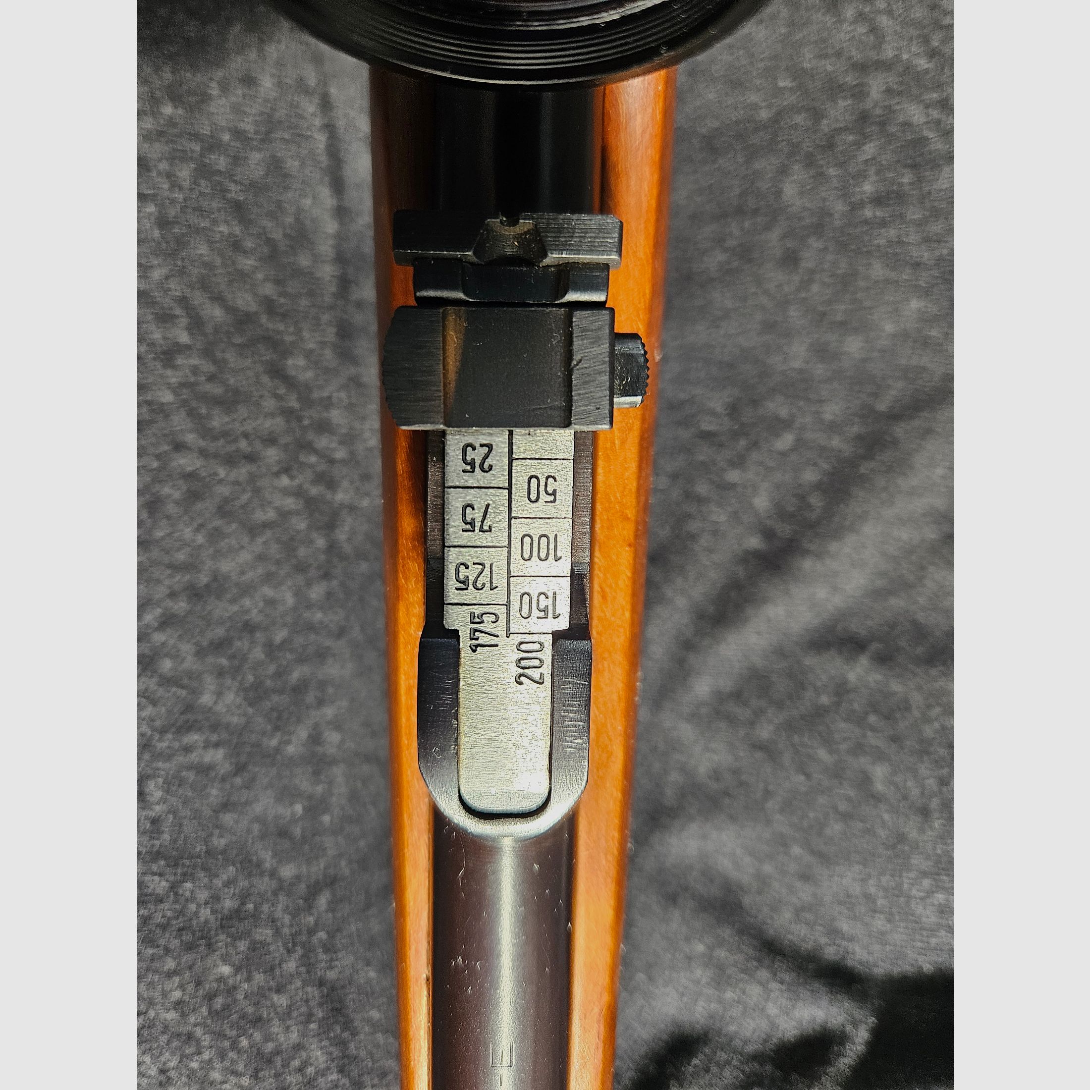 CZ 452-2E Lux Kal.22 lr z Zeiss Jena 4x32 M