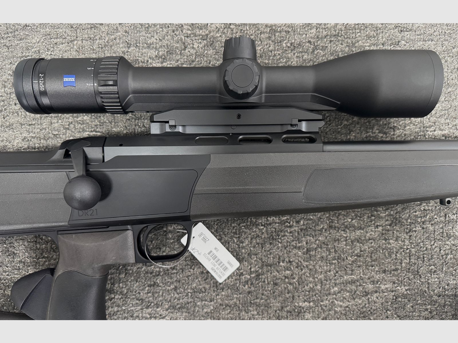 Dentler DR21 - 8x57IS - inclu. Zeiss Conquest V6  2-12x50 - Arme de démonstration