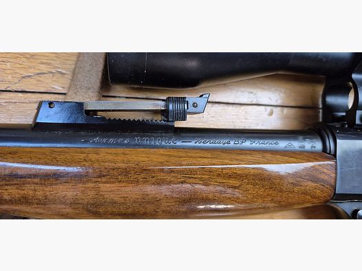 Bellissima carabina semi-automatica Unique – Modello X51 Bis – Cal. 22LR – Caricatore 5 colpi – Ottica Kassnar 3-9 x40 "Made in Japan"! – Filettatura canna – Arma del 1968 – TBE ++