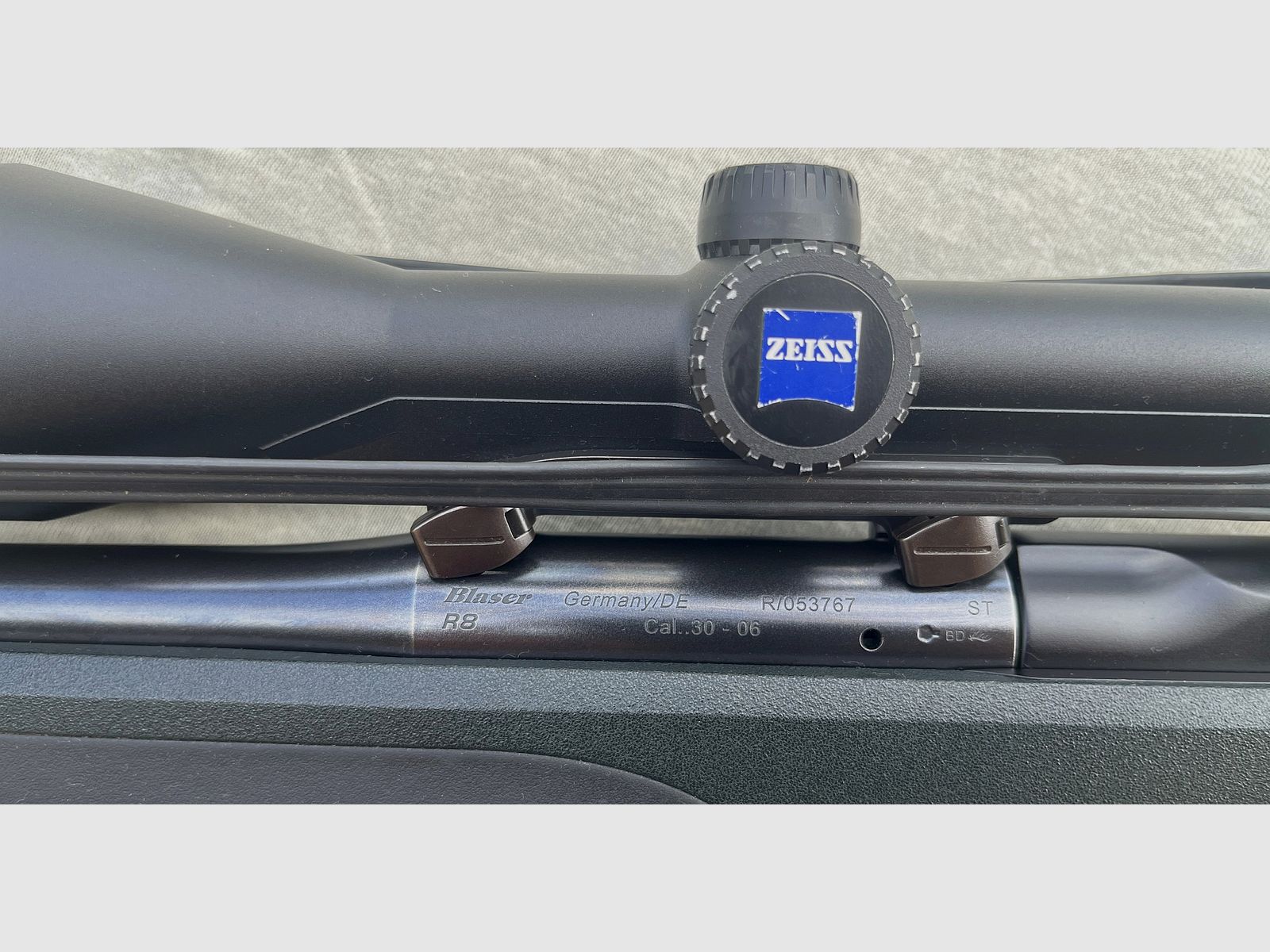 Blaser R8 Professional Links .30-06 Zeiss-ZF A TEC-SD