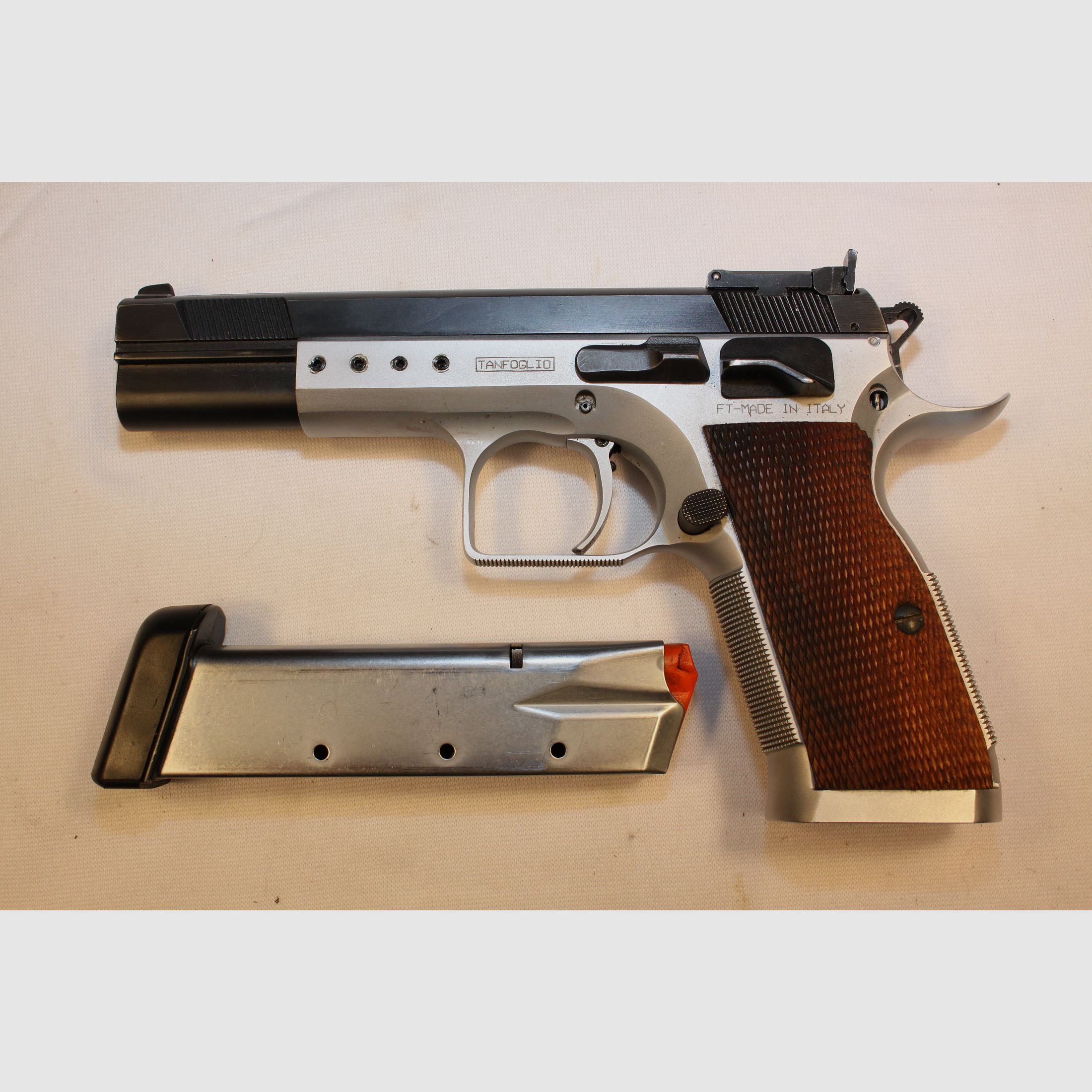 Pistolet 9mmLuger Tanfolio.