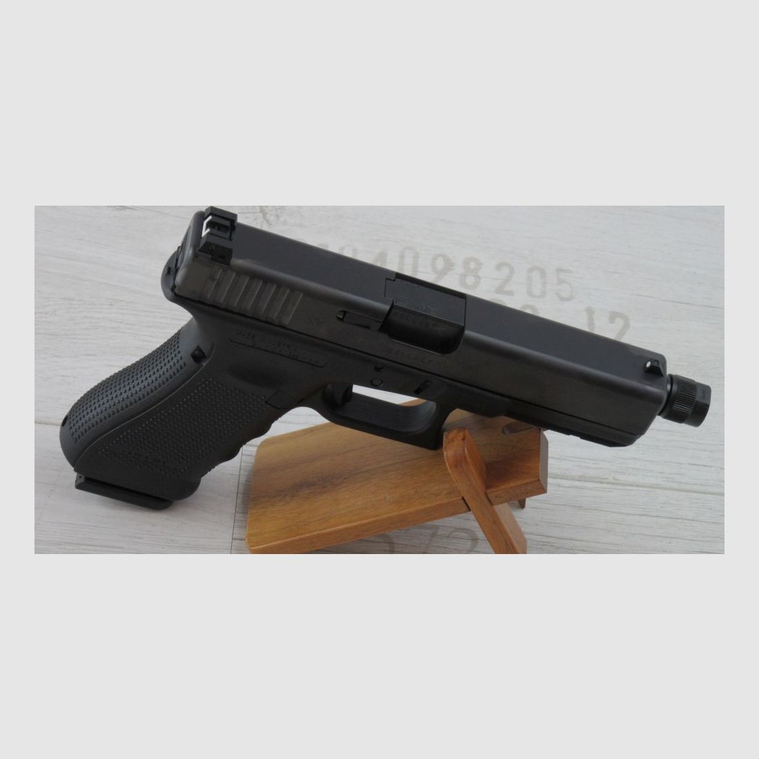 Glock Glock 17 Gen4 mit Gewindelauf