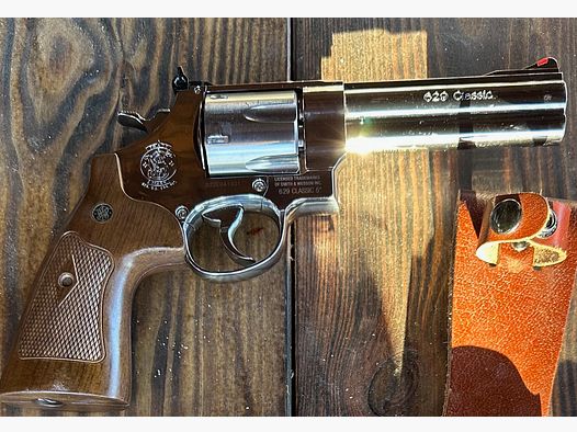 S&W 629 CO2 Revolver 