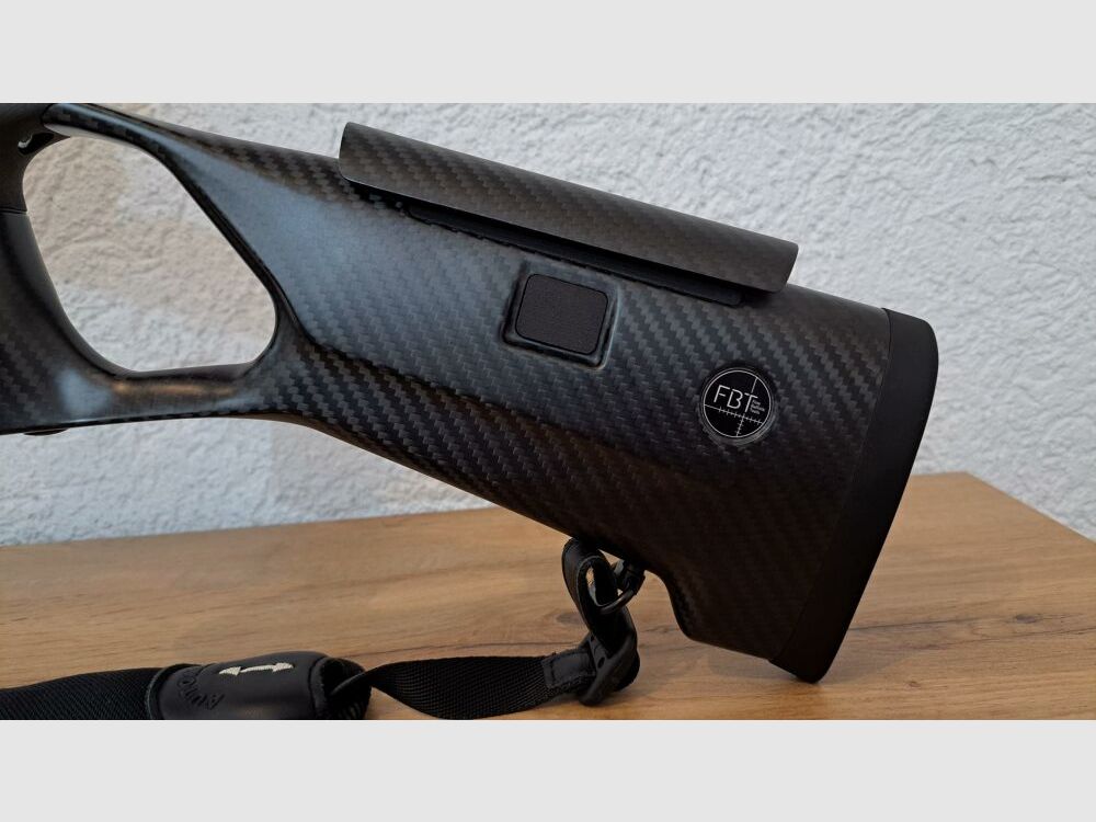 Merkel K5 Extrem mit FBT Carbon Lochschaft, DDOPTICS Zielfernrohr, Recknagel Schalldämpfer, Spartan Zweibein, Automatik Gewehrriemen, Luxus Koffer etc.