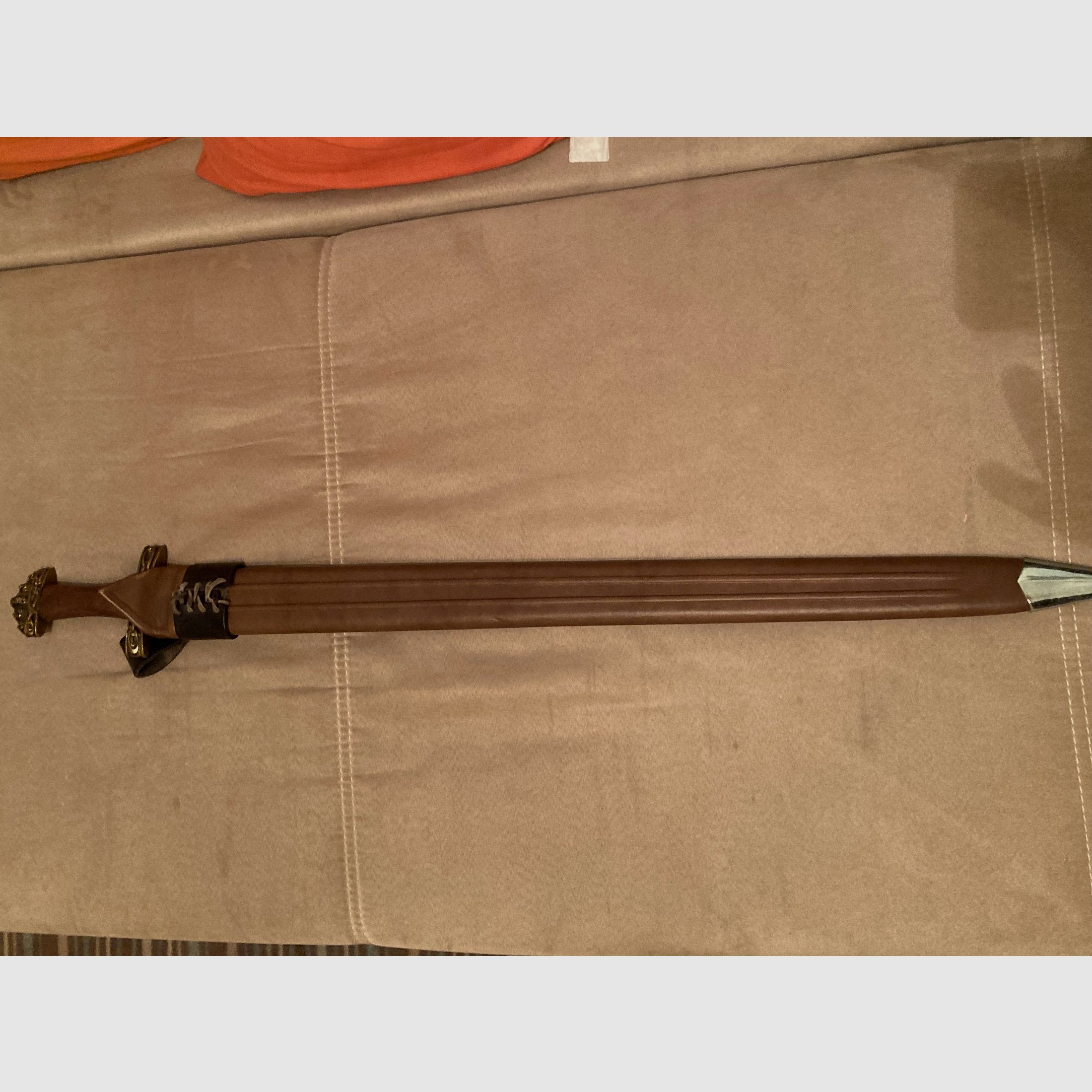 Orig, Oslo Viking sword with one-handed axe and Sax knife