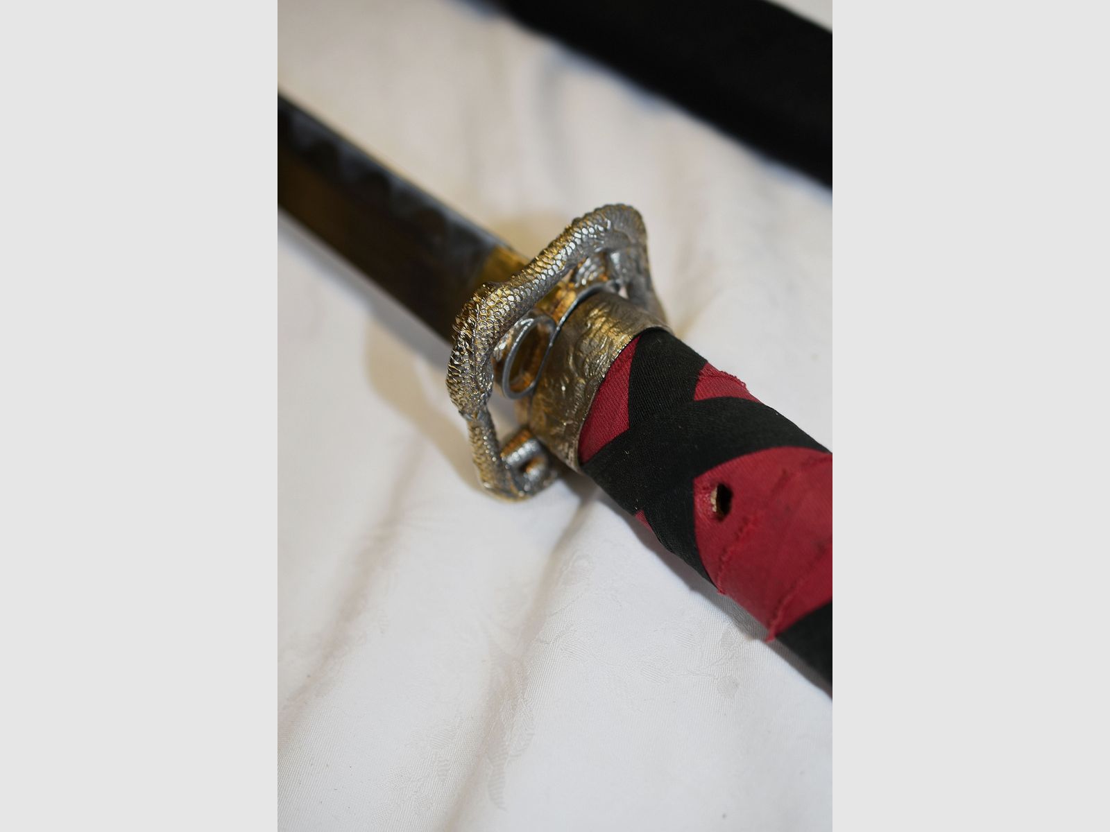 épée japonaise, samouraï, katana, wakizashi, avec menuki sur la poignée