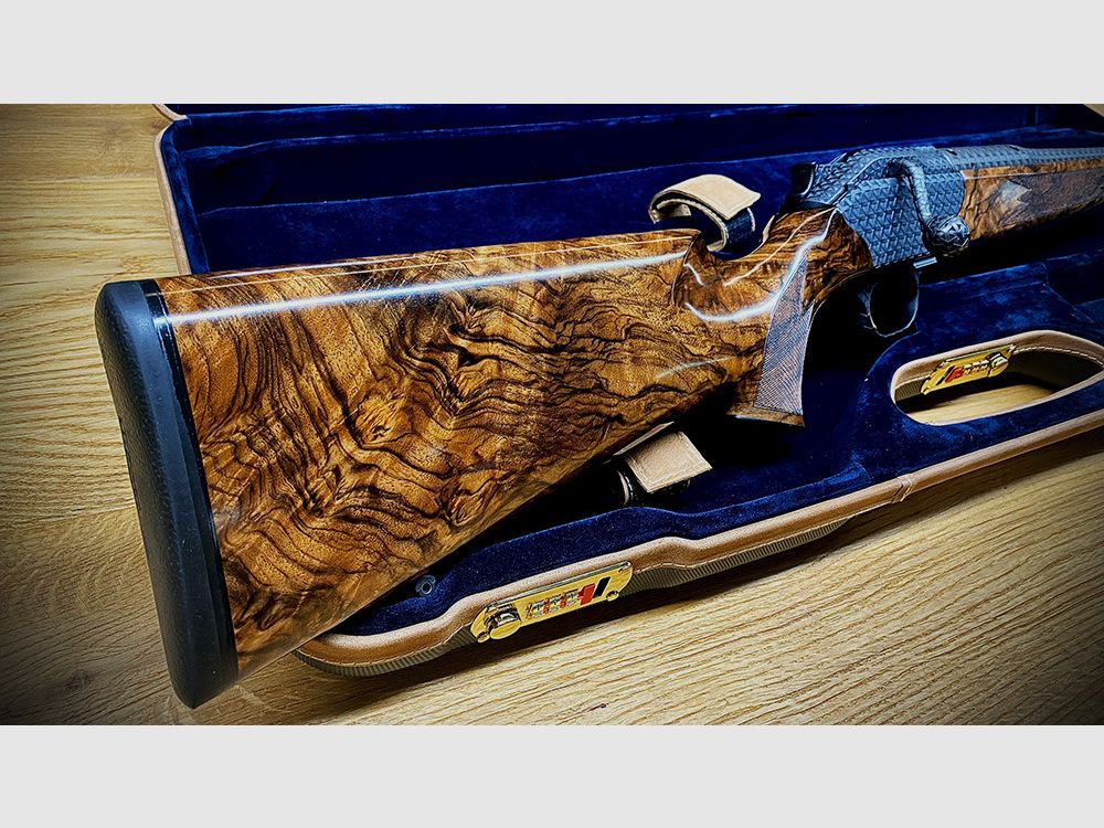 Blaser R8 Custom Grade 2 / HK 10 / Abzug vergoldet / .308 Win / Volltexturierung / TRAUMWAFFE