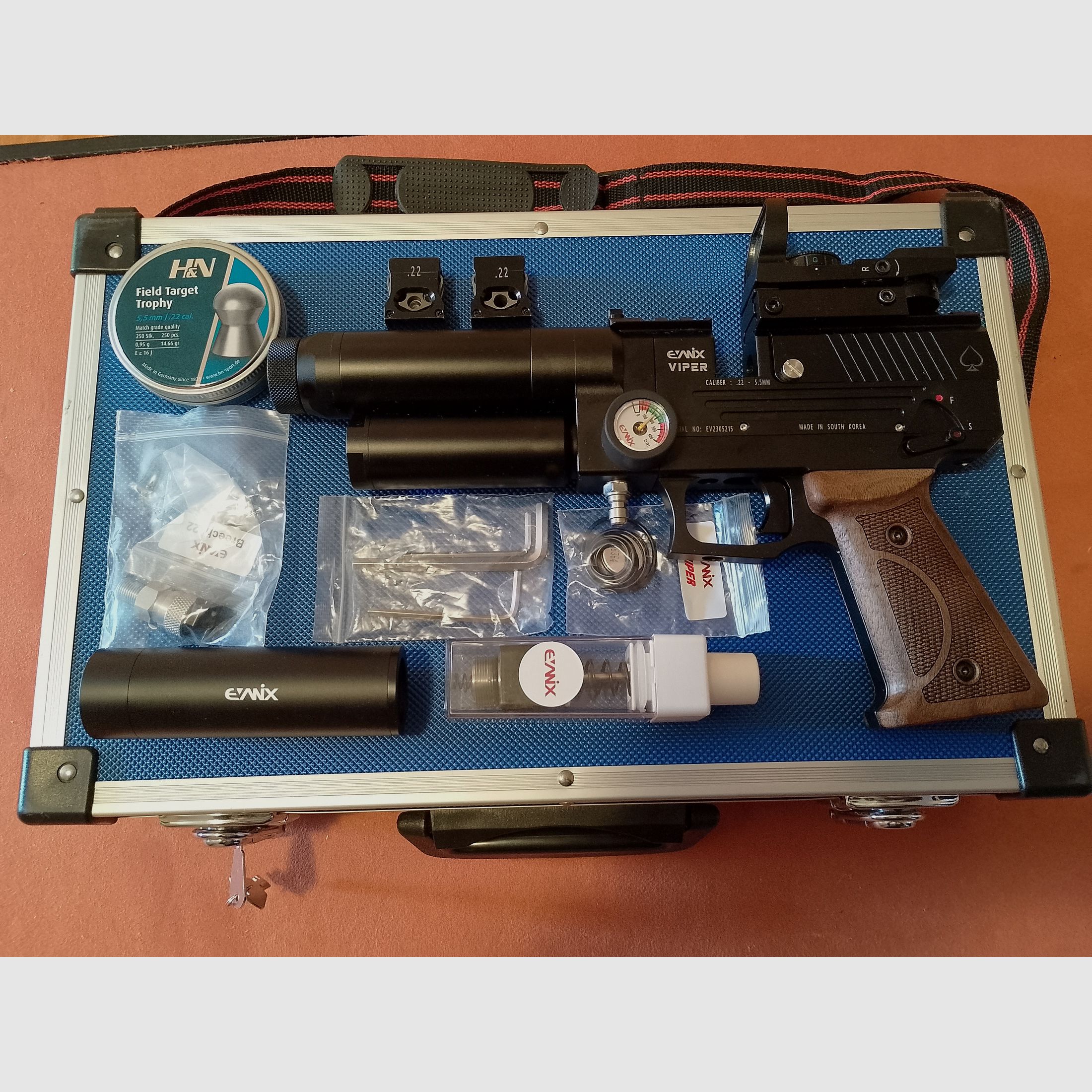 Evanix Viper F-Serie Cal .22 Muy buen estado Set completo con silenciador y maletín