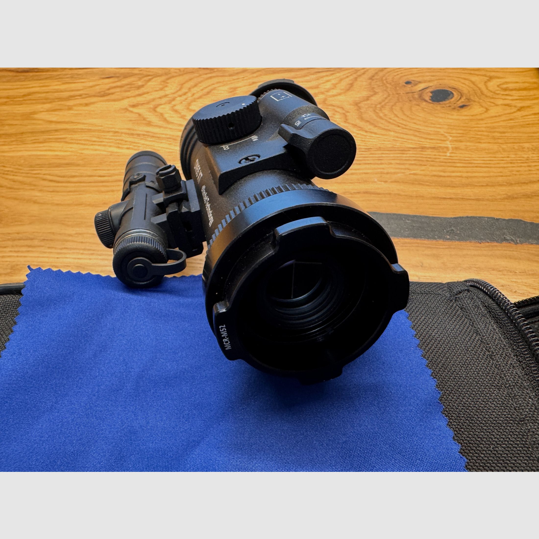 Night vision attachment DIPOL DN55 XT