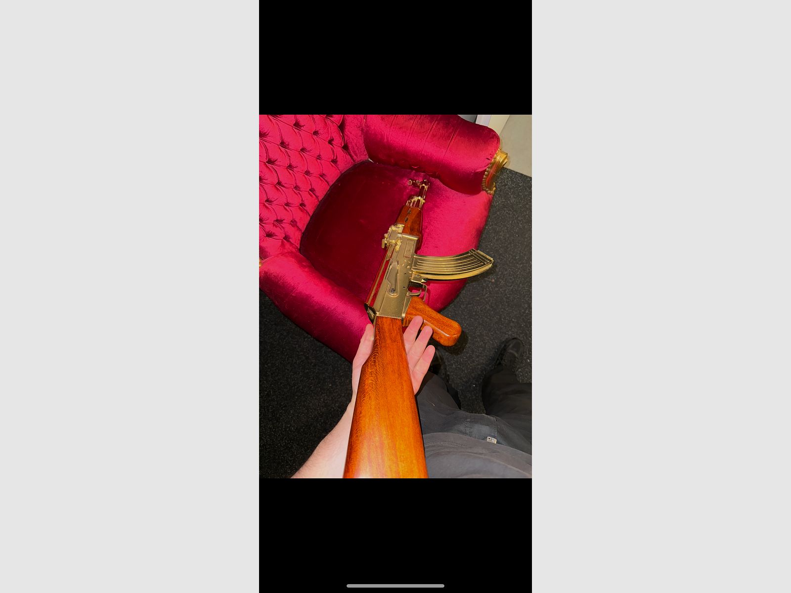 Wertige schöne Ak 47 Deko Waffe Goldfarben verziert 