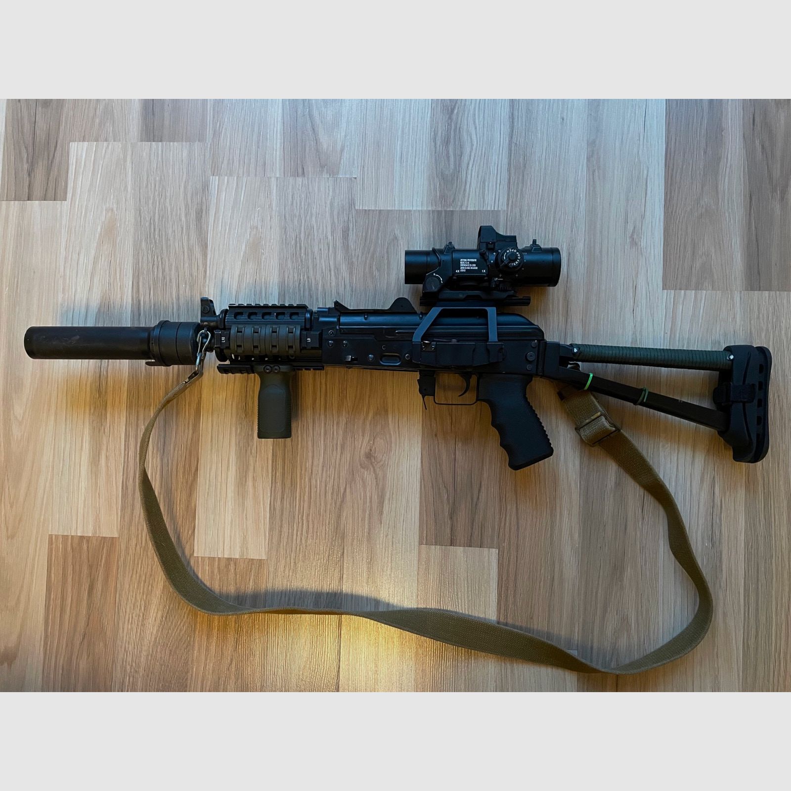 Begadi AK "TACTICAL" SPORT mit diversen Modifikationen und zwei Zielvisieren