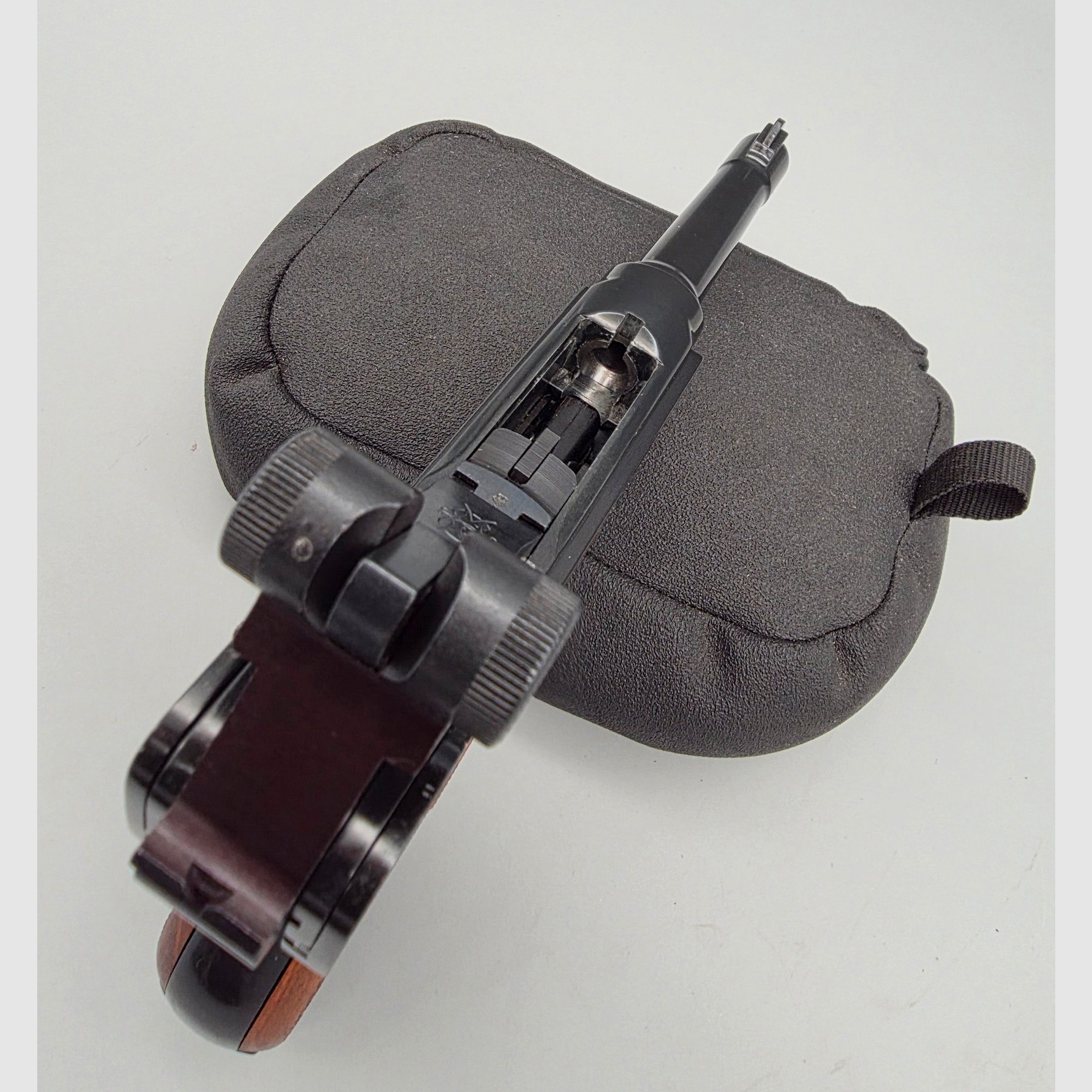 Erma Mod. KGP 690 Estado de colección 8mmK P08 pistola de fogueo PTB 402 SRS rara KGP690