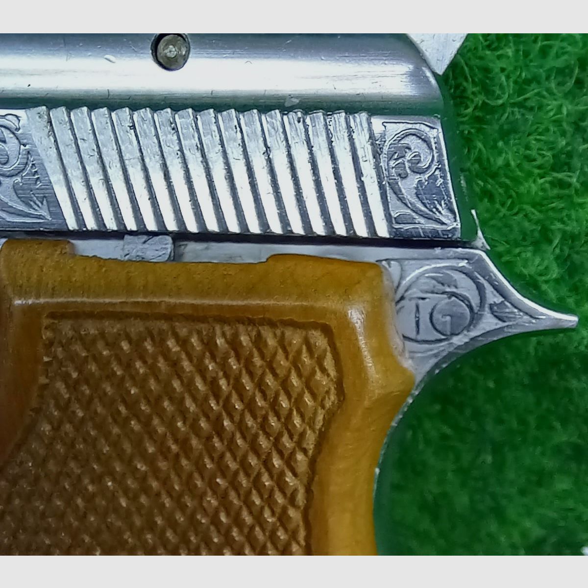 Grawerowany pistolet 6,35mmBrowning Renato Gamba
