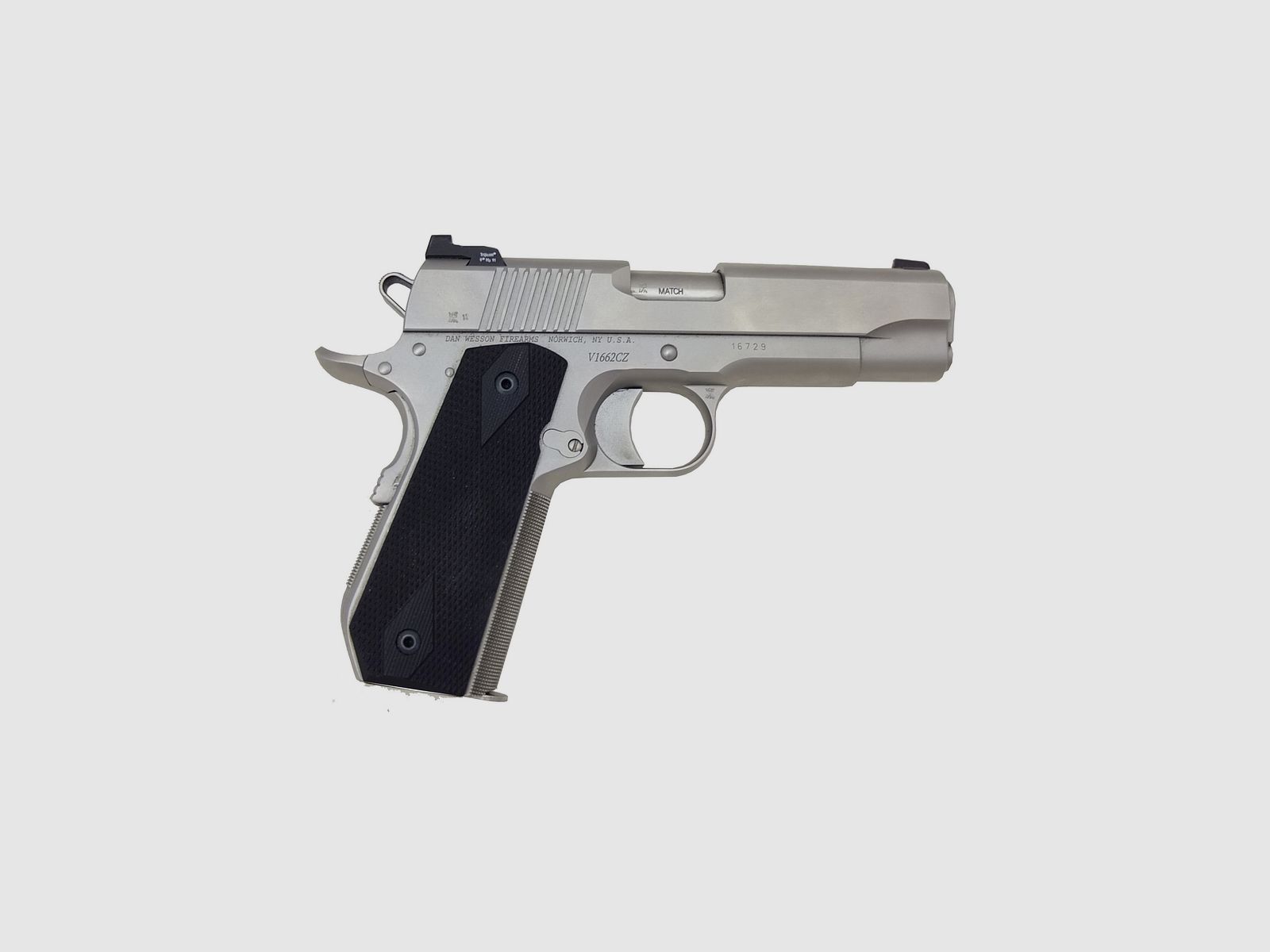Dan Wesson Valor, afbeelding 1 van 2