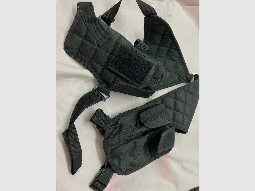Confezione di fondine per pistole o revolver