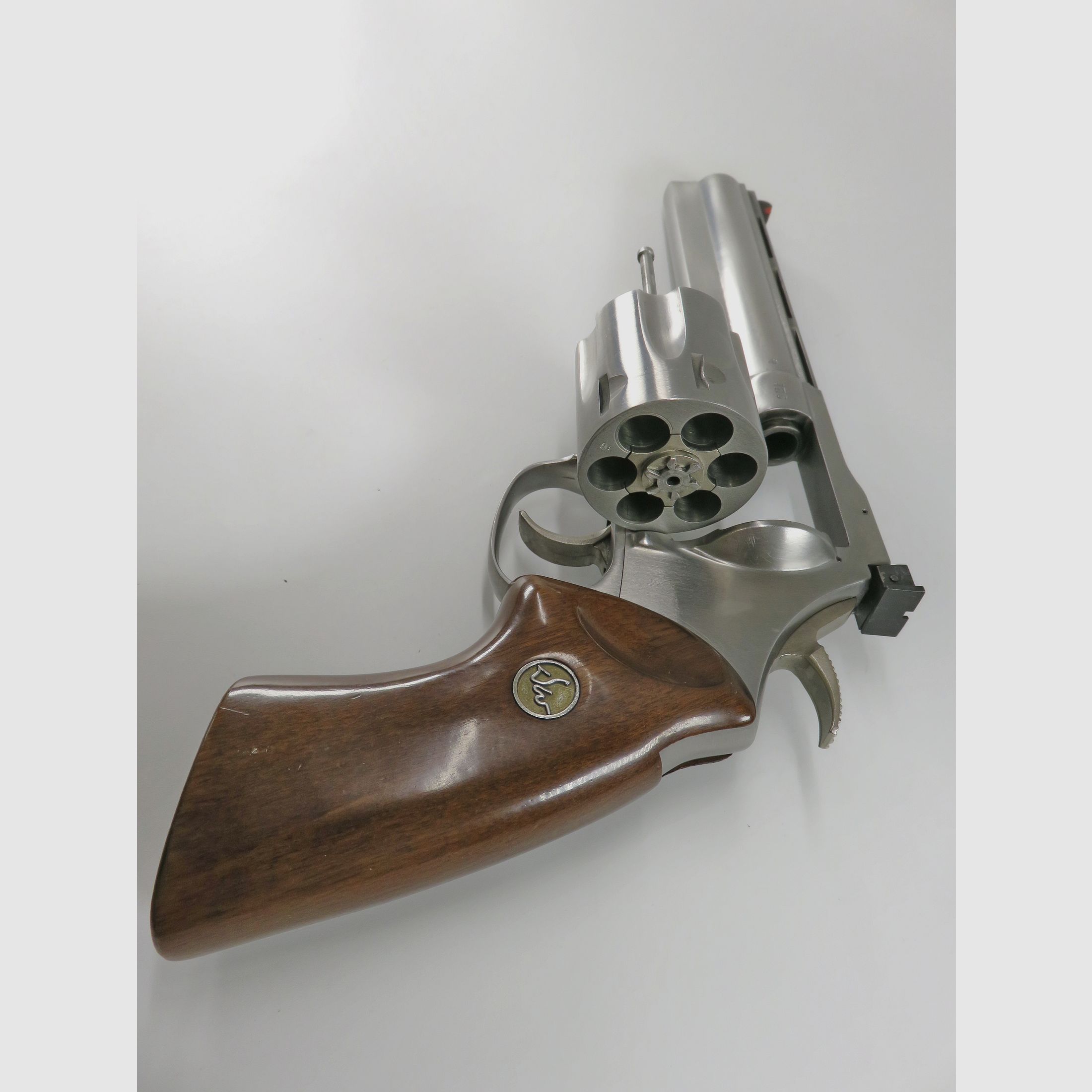 Revolver Dan Wesson Model 44, 6 Zoll UND 10 Zoll Austauschläufe, Kaliber .44 Magnum, Stainless, Target-Ausführung, Top-Zustand