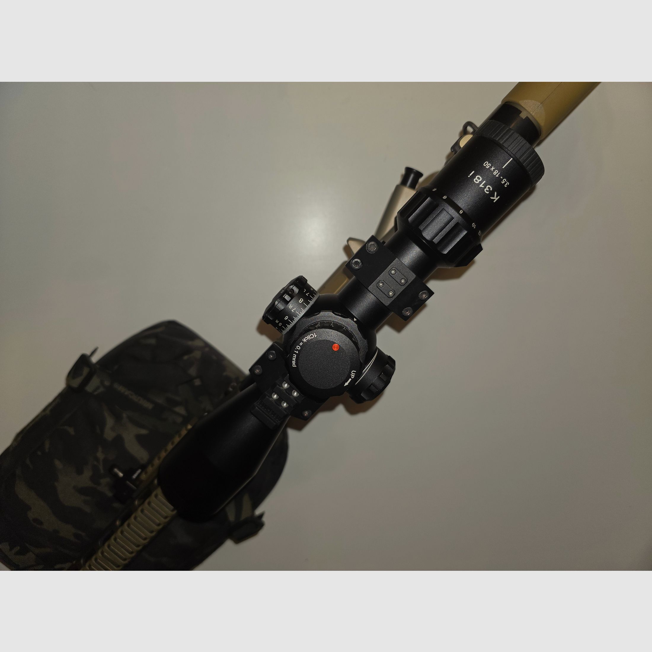 Kahles 318i z MSR czarnym celownikiem