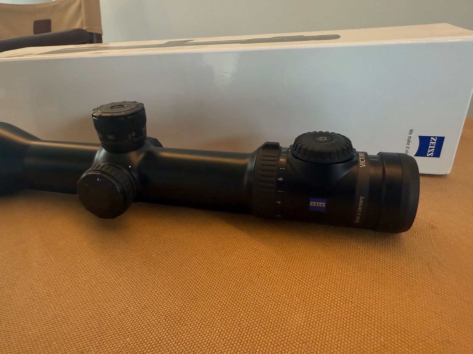 ZEISS Victory V8 2,8 – 20 × 56 | ASV | Parallaxe | Schiene | Absehen 60 | NEUWERTIG