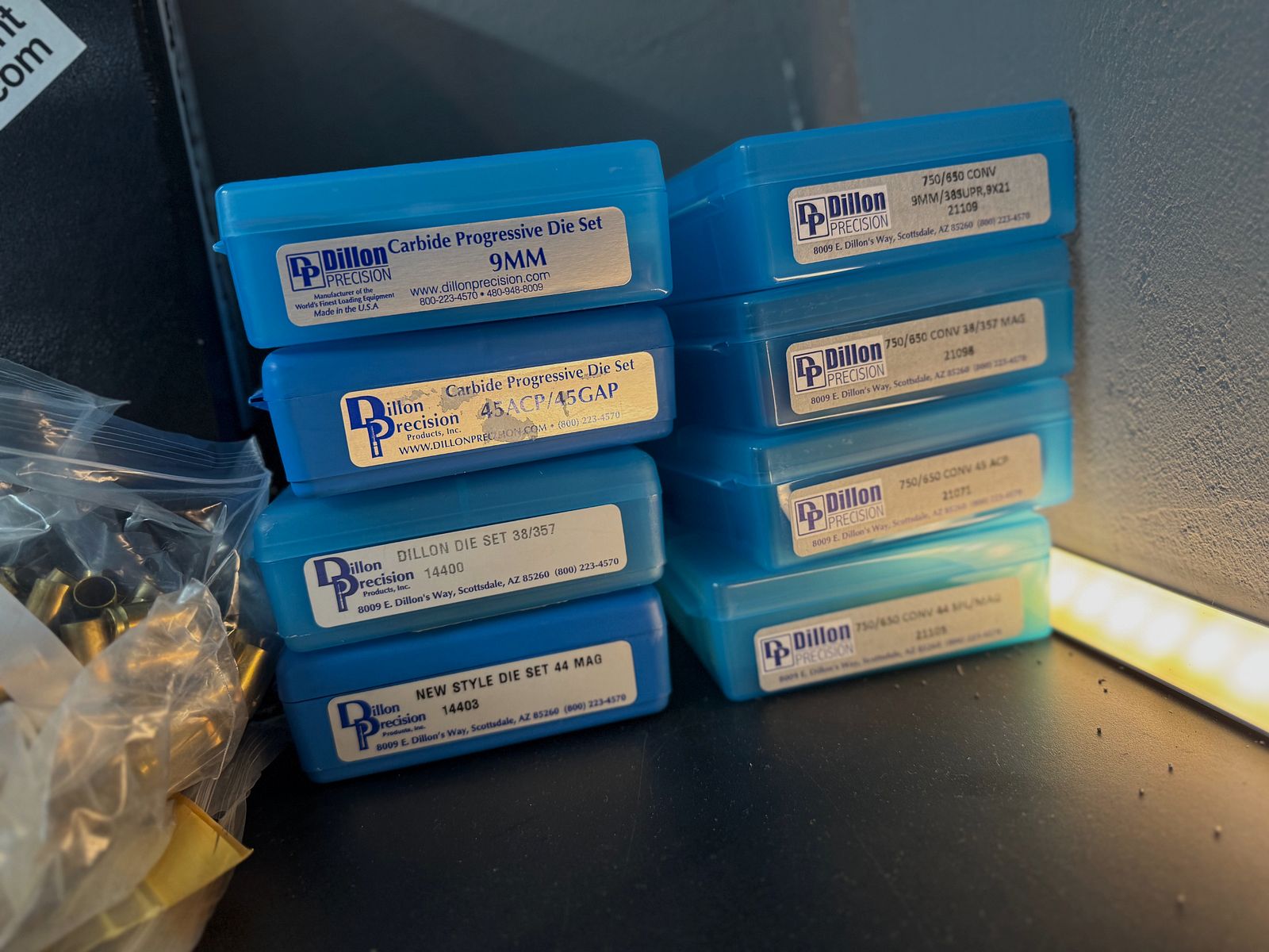 Dillon XL750 mit Casefeeder | 3 komplette Kaliber- / Pulver-Setups | DAA / Armanov Vollausstattung