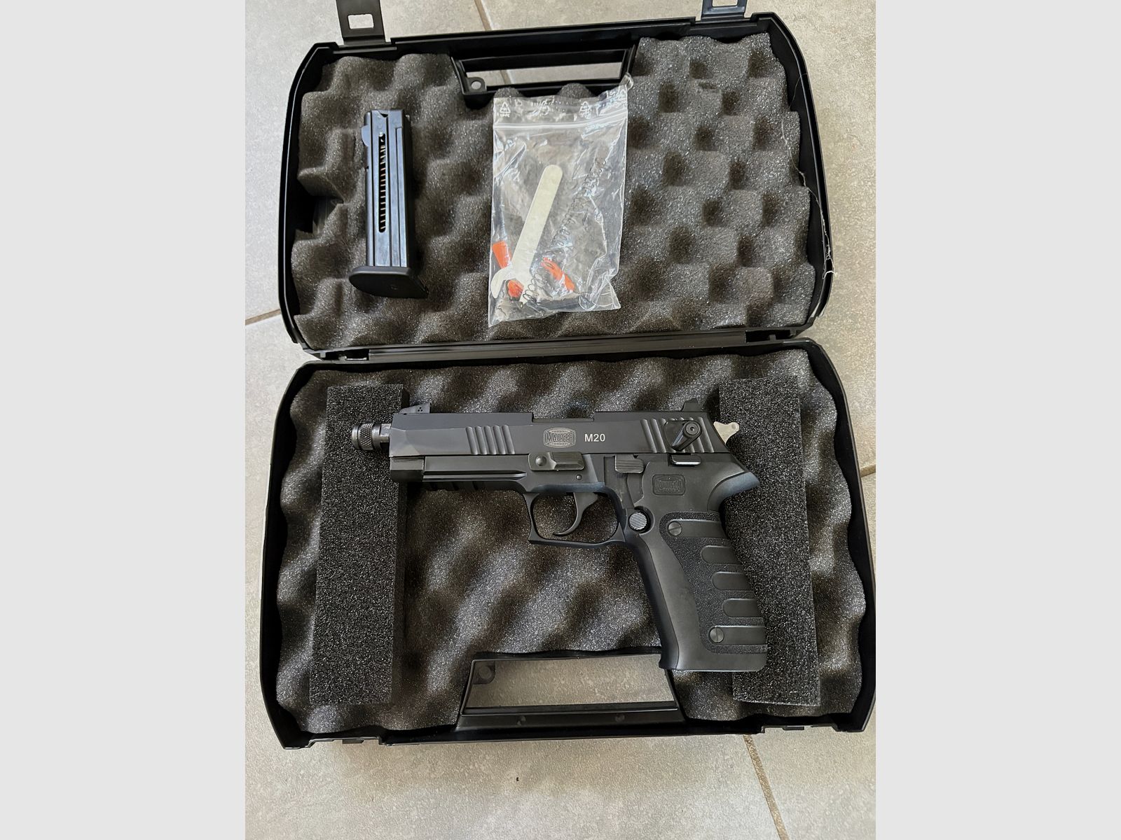 Pistolet Mauser / GSG M20 SD .22lr