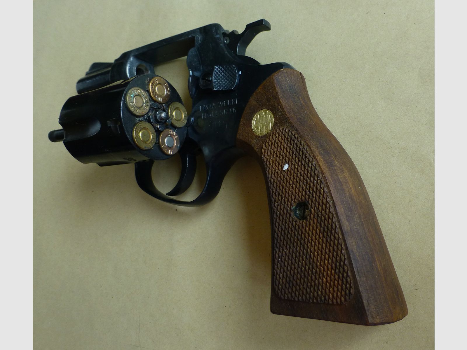 ERMA EGR 66 inkl. Abschußbecher und Erma Anstecknadel, Kaliber 9mm Gas- und Platzpatronen