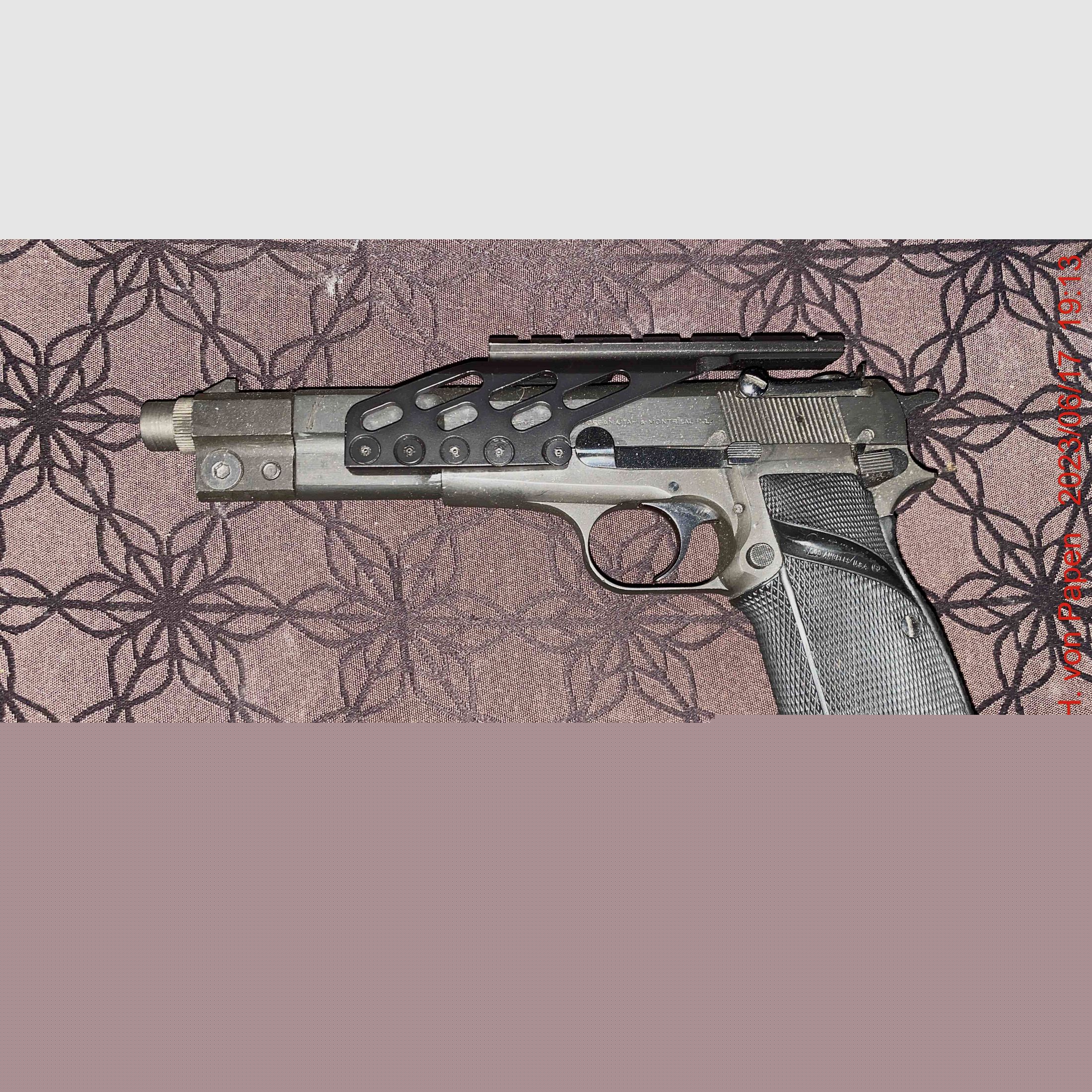 Browning FN HP Competitiepistool met 6" loop kal. 9mm Luger & reserve magazijn 17 schoten