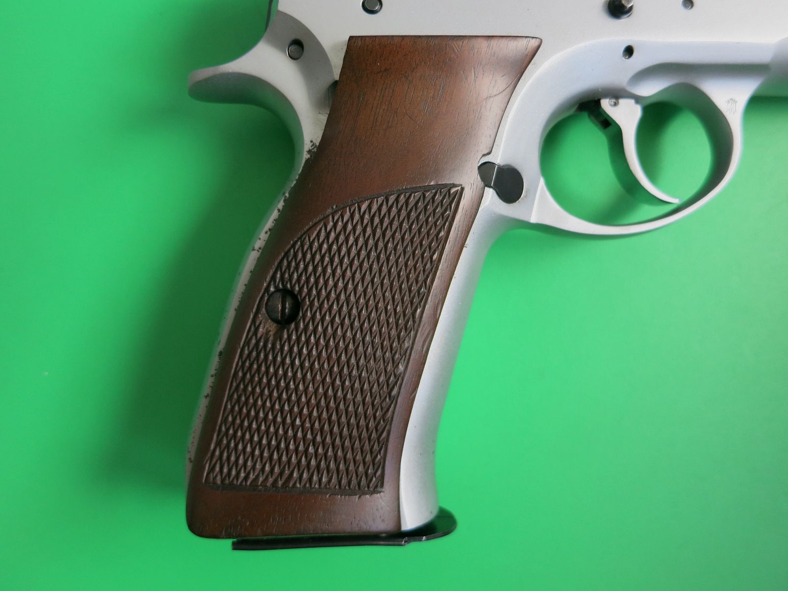 Brünner CZ75 DUO TONE o ČZ 75 (Česká zbrojovka), semiautomatica. Pistola auto caricatore calibro 9 × 19 mm       #28