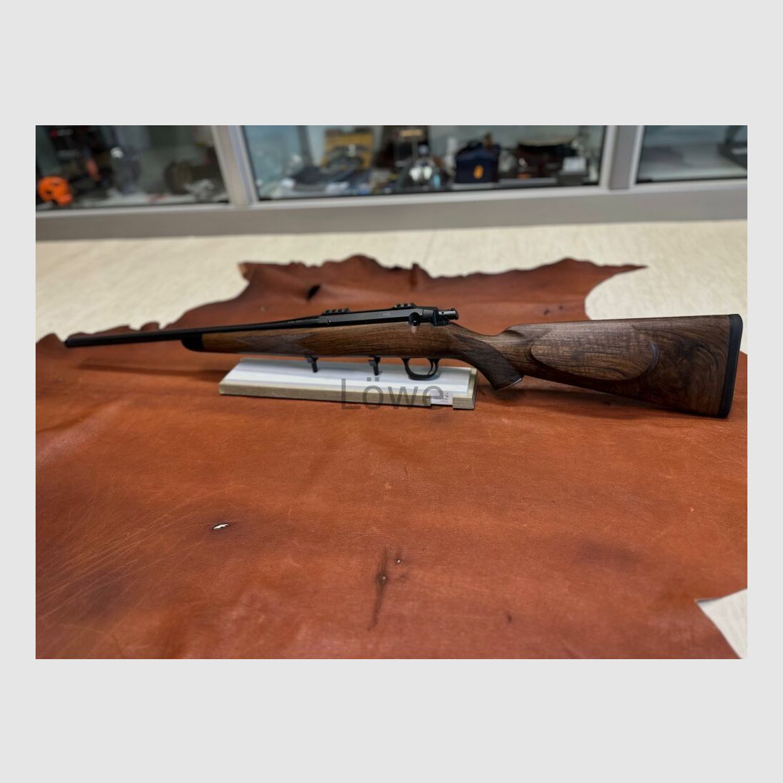Steel Action HS Hatari Stock