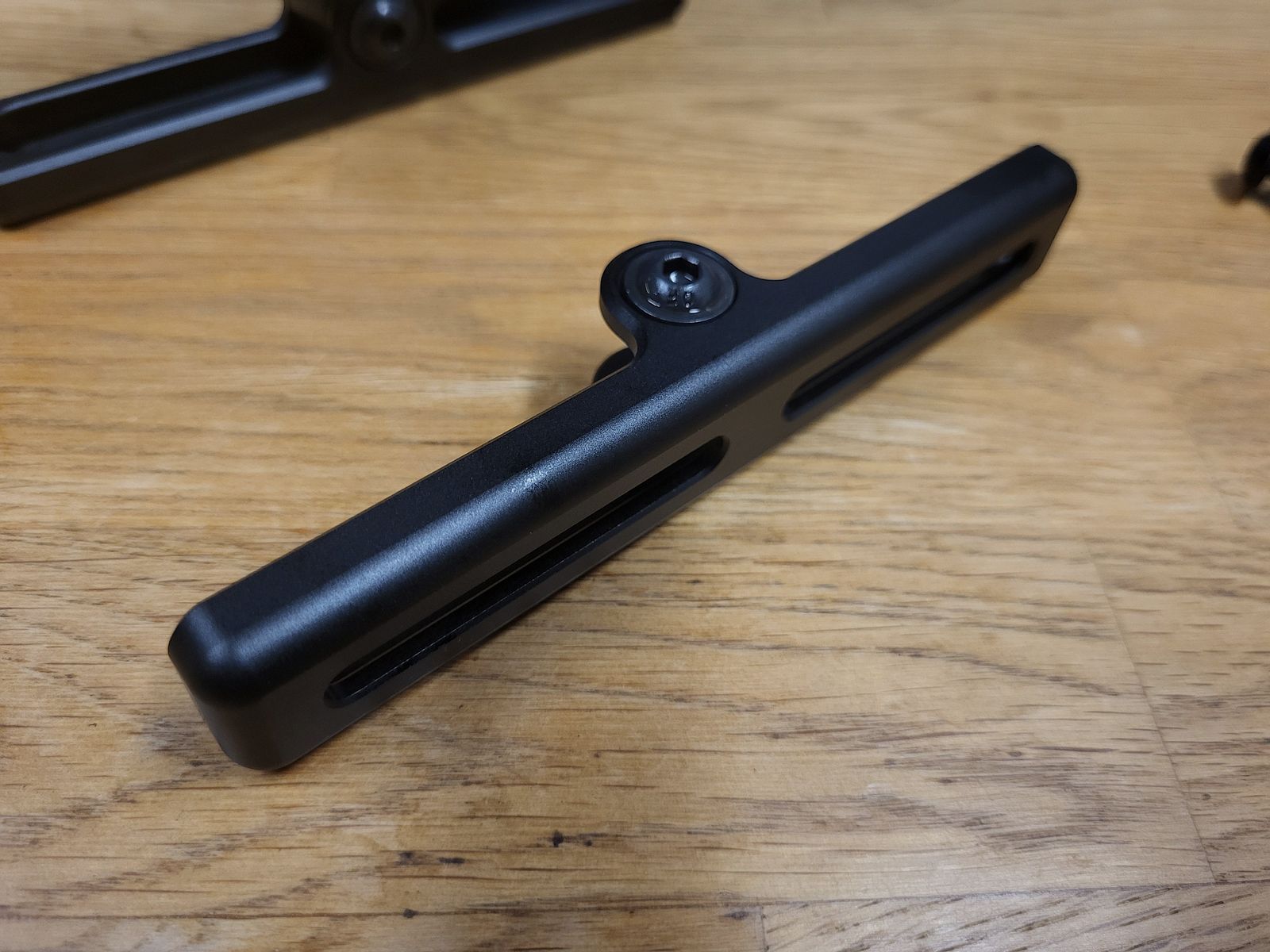 Kufe/ Bagrider Monopod mit Montagemöglichkeit für eigene Anbauteile
