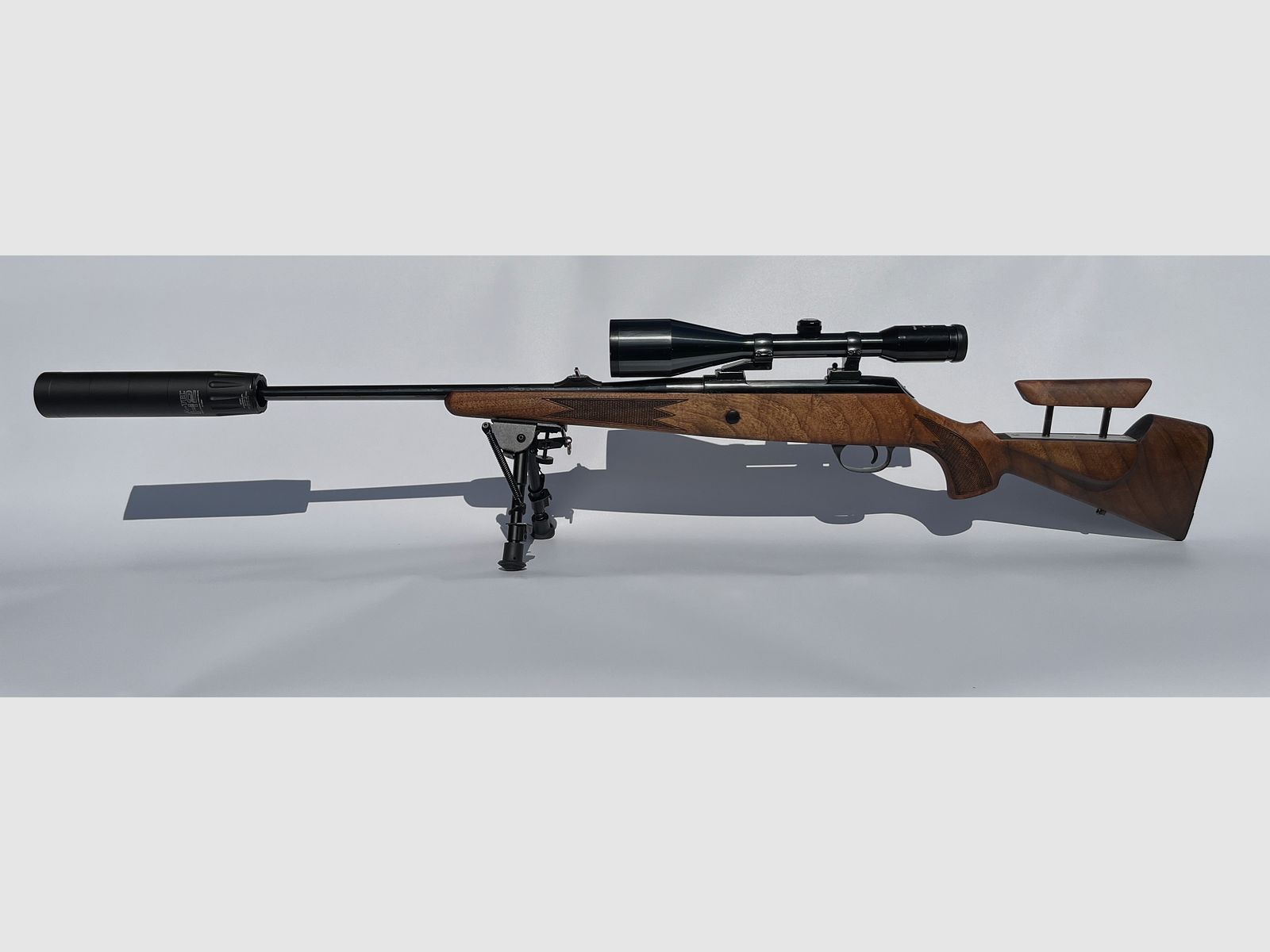 Mauser 225 - Precisión y elegancia en un paquete completo