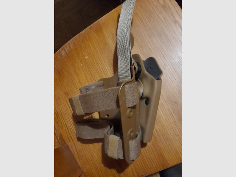 Oberschenkelholster für Beretta 92 von Safariland Original US Army