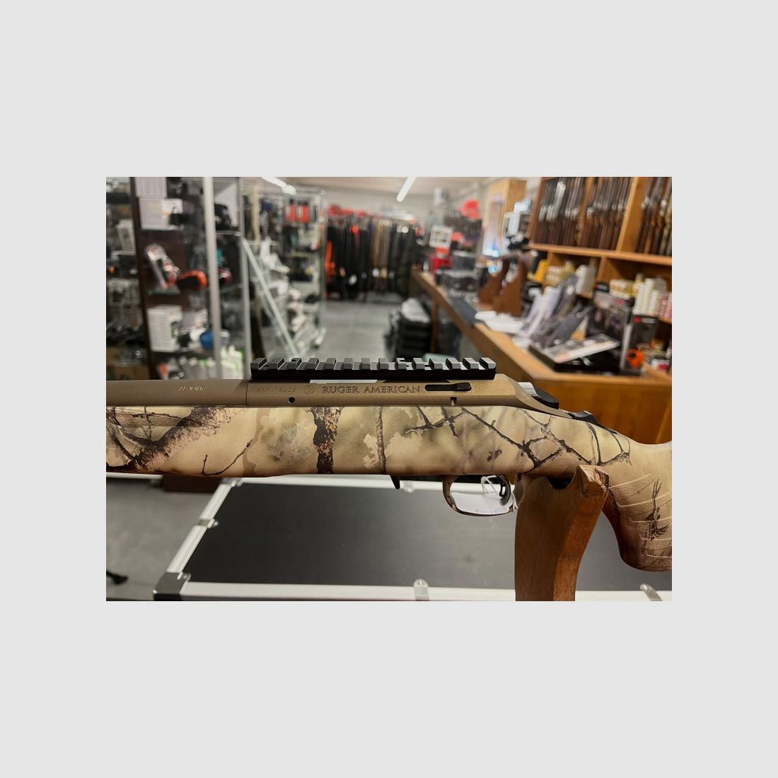 Ruger American Rimfire Camo/Cerakot 22 lr/22 mag, afbeelding 6 van 7