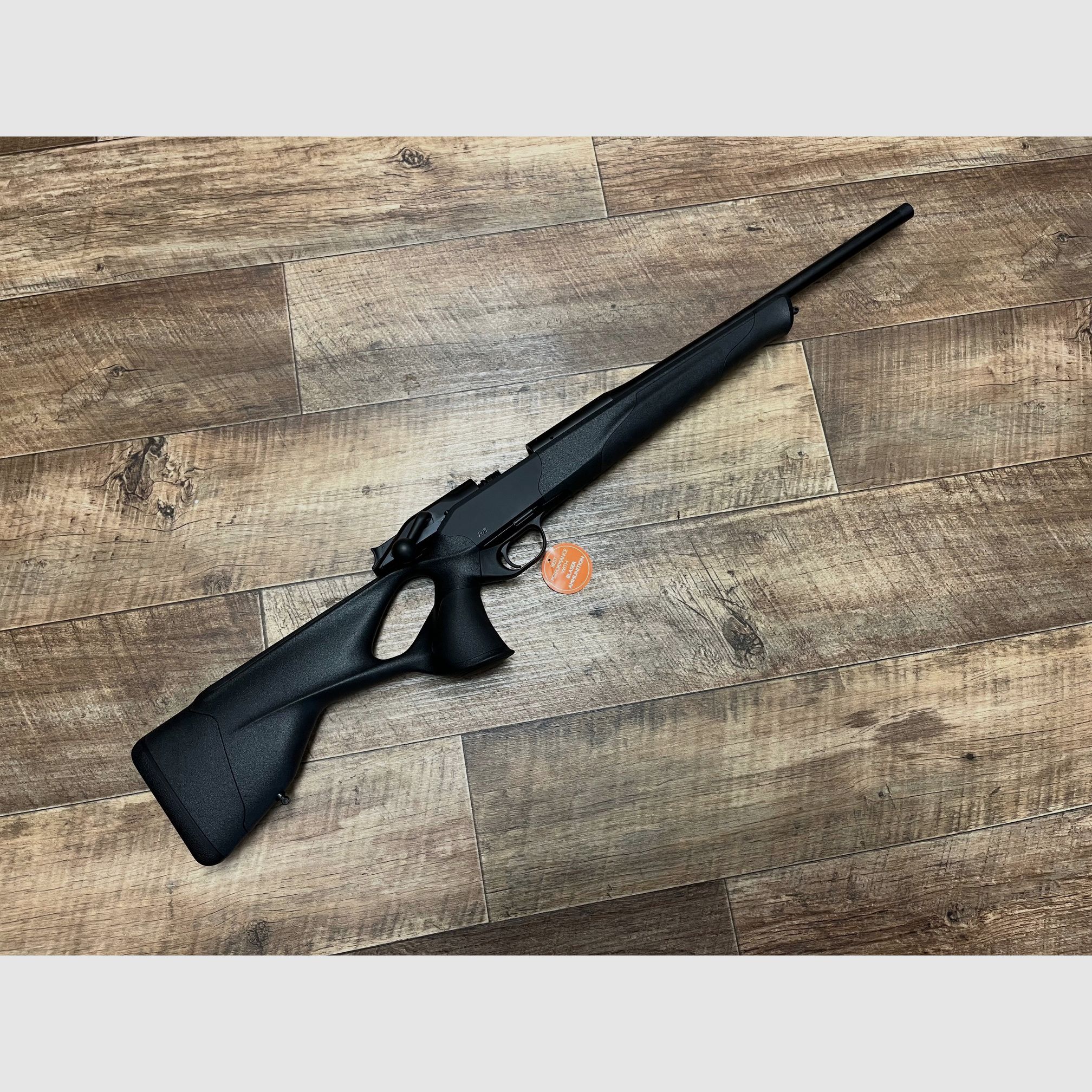 Blaser R8 Ultimate colore speciale NERO con logo R8 nero .270win - Disponibile immediatamente