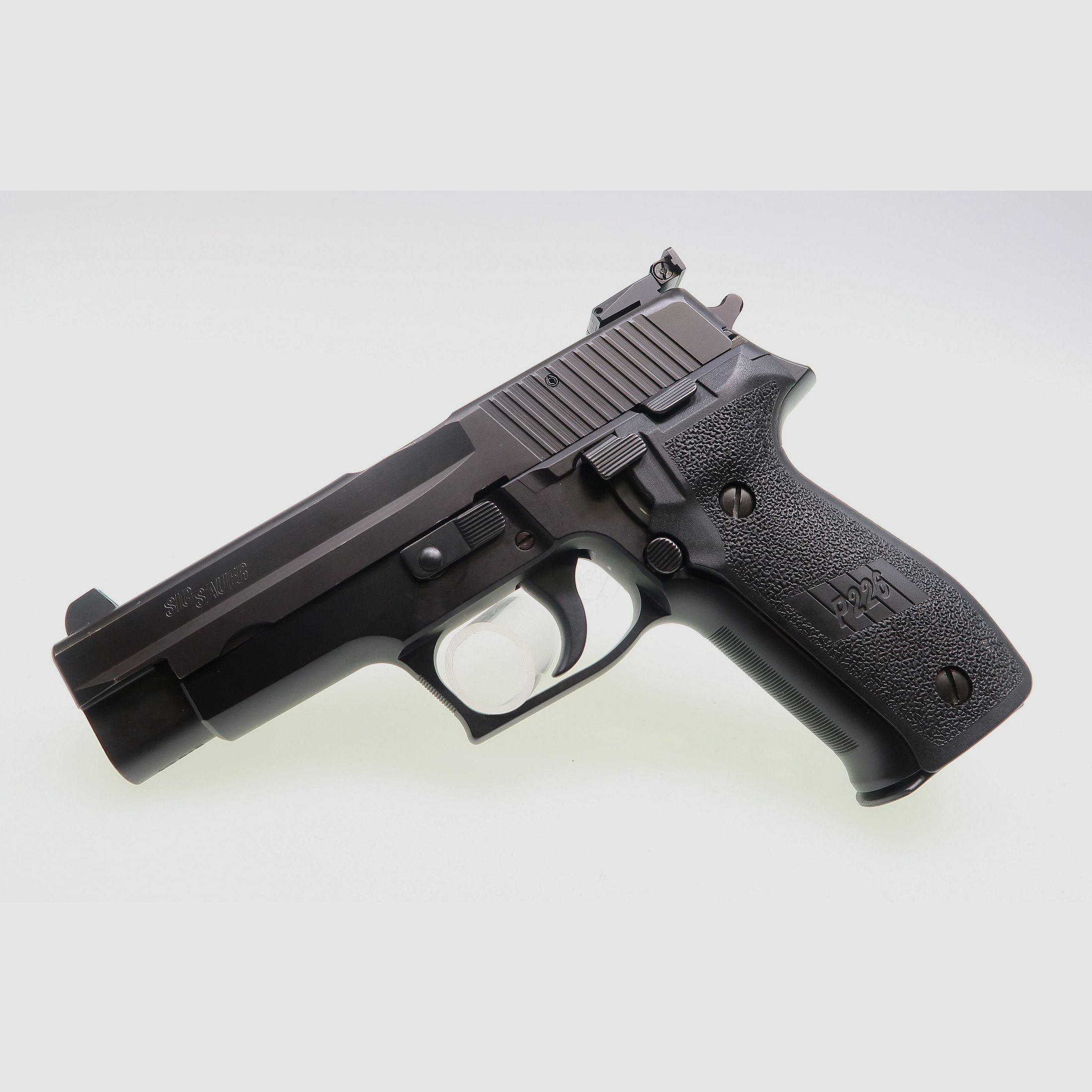 Sig Sauer P226 9mmLuger